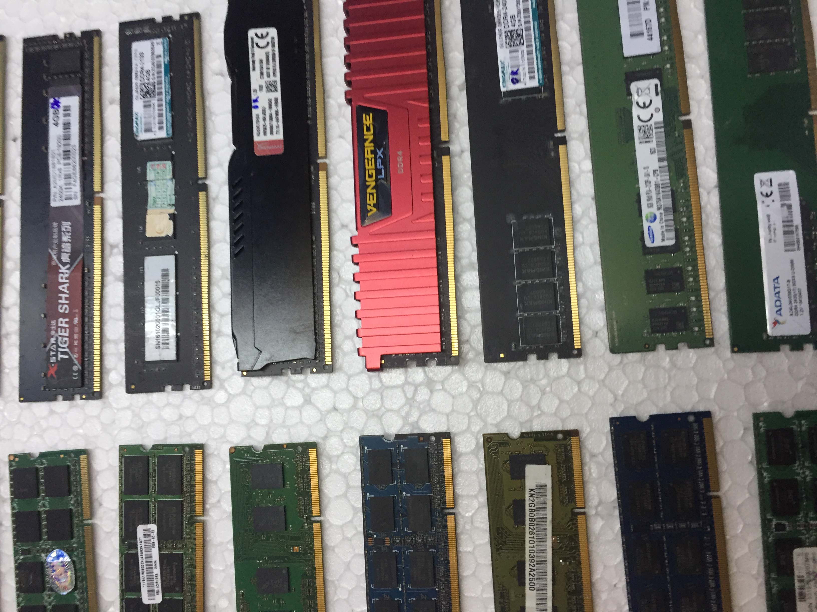RAM DDR4 4GB 2133/2400MHz Desktop