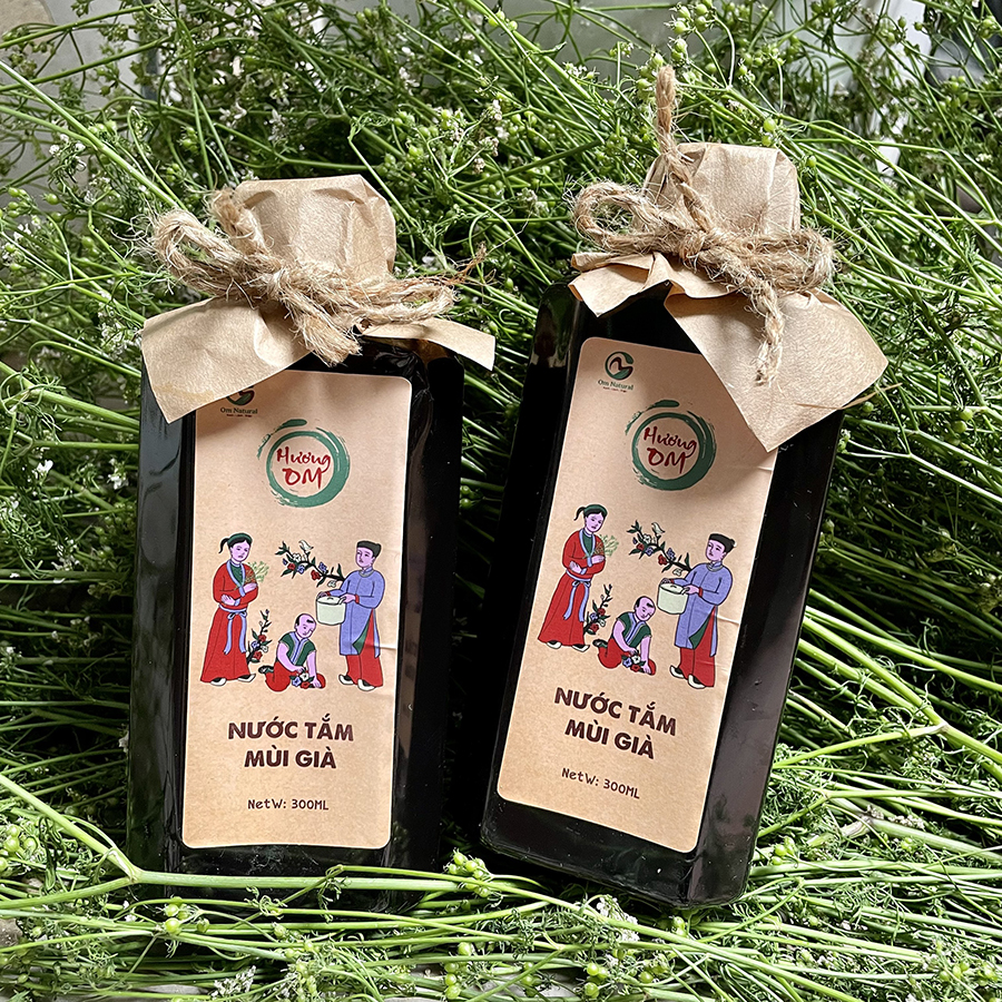 Nước tắm Mùi già Dao Đỏ OM Sapa 350ml