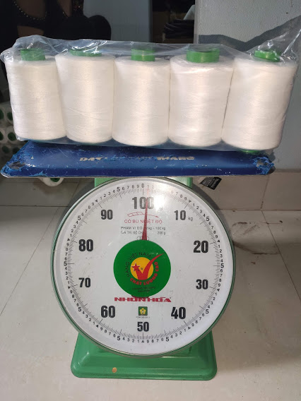 Chỉ khâu bao, cuộn lắp vừa vào máy bao bì cầm tay gk9-2.gk9-5....(giá cho 1 gói 5 cuộn nhỏ,1 gói nặng 1 kg)