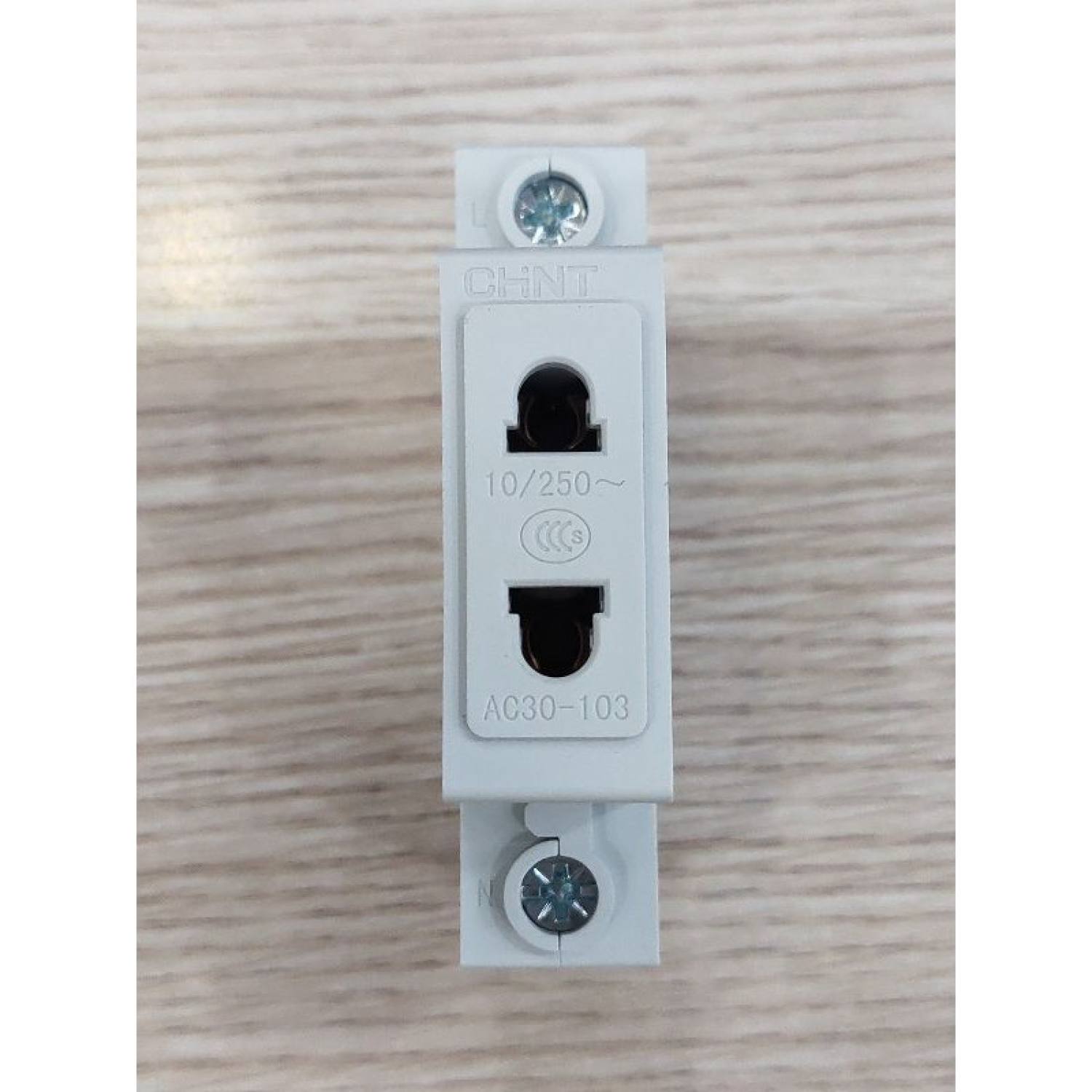 Ổ cắm cài thanh DIN ray AC30-103 Chint