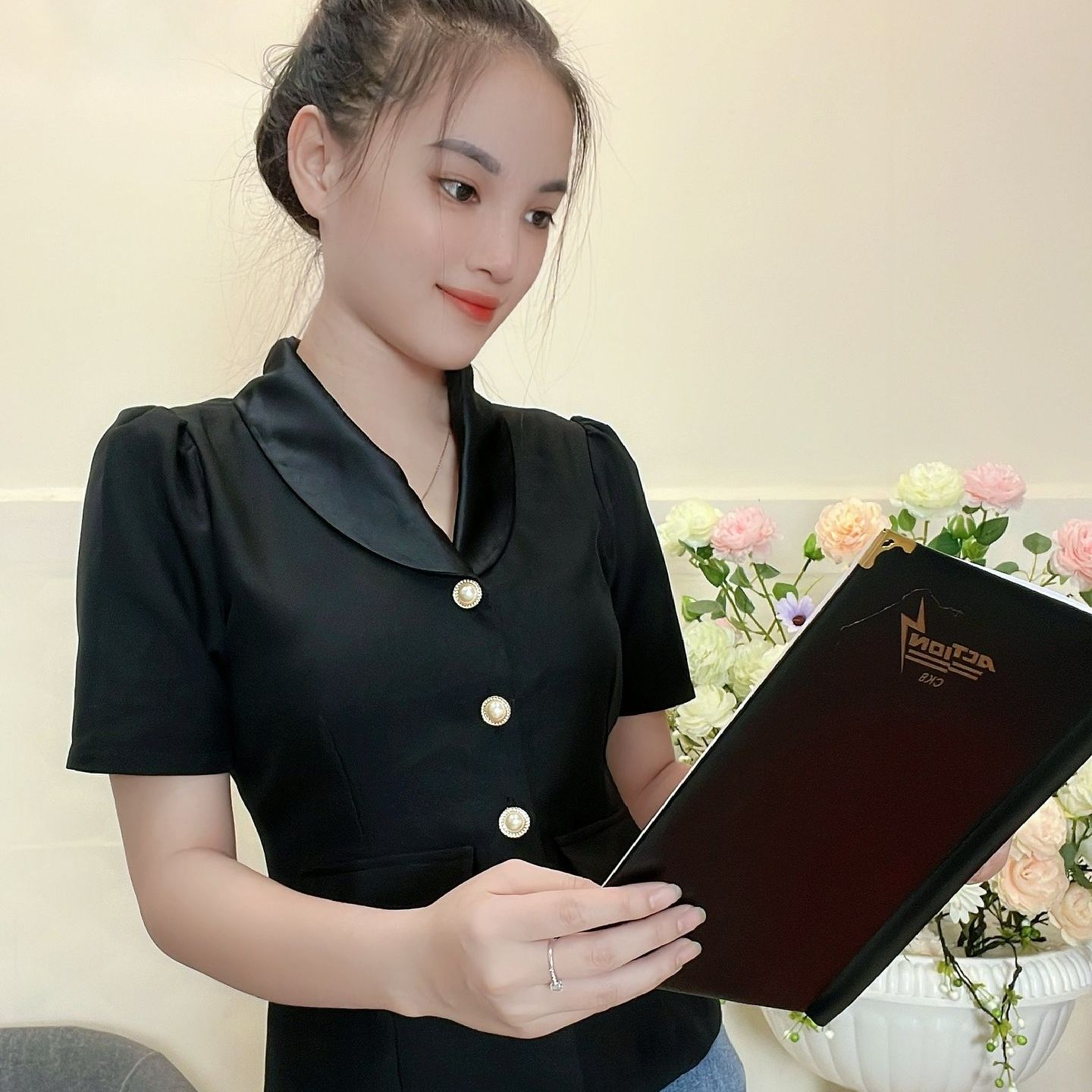 COM2 - [ẢNH VÀ VIDEO TỰ CHỤP] ÁO KIỂU CÔNG SỞ THANH LỊCH