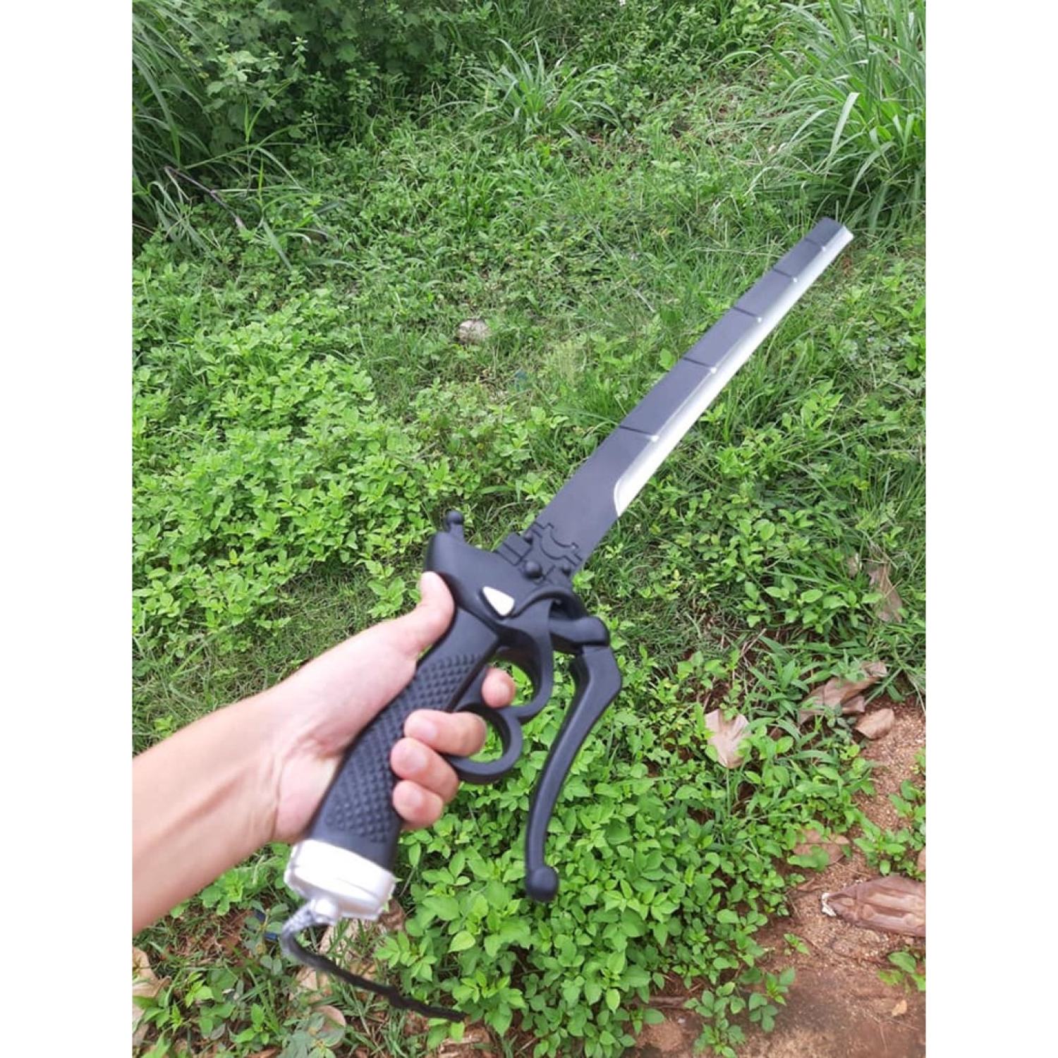 Mô hình Attack on Titan sword bằng foam 1m | Baystore
