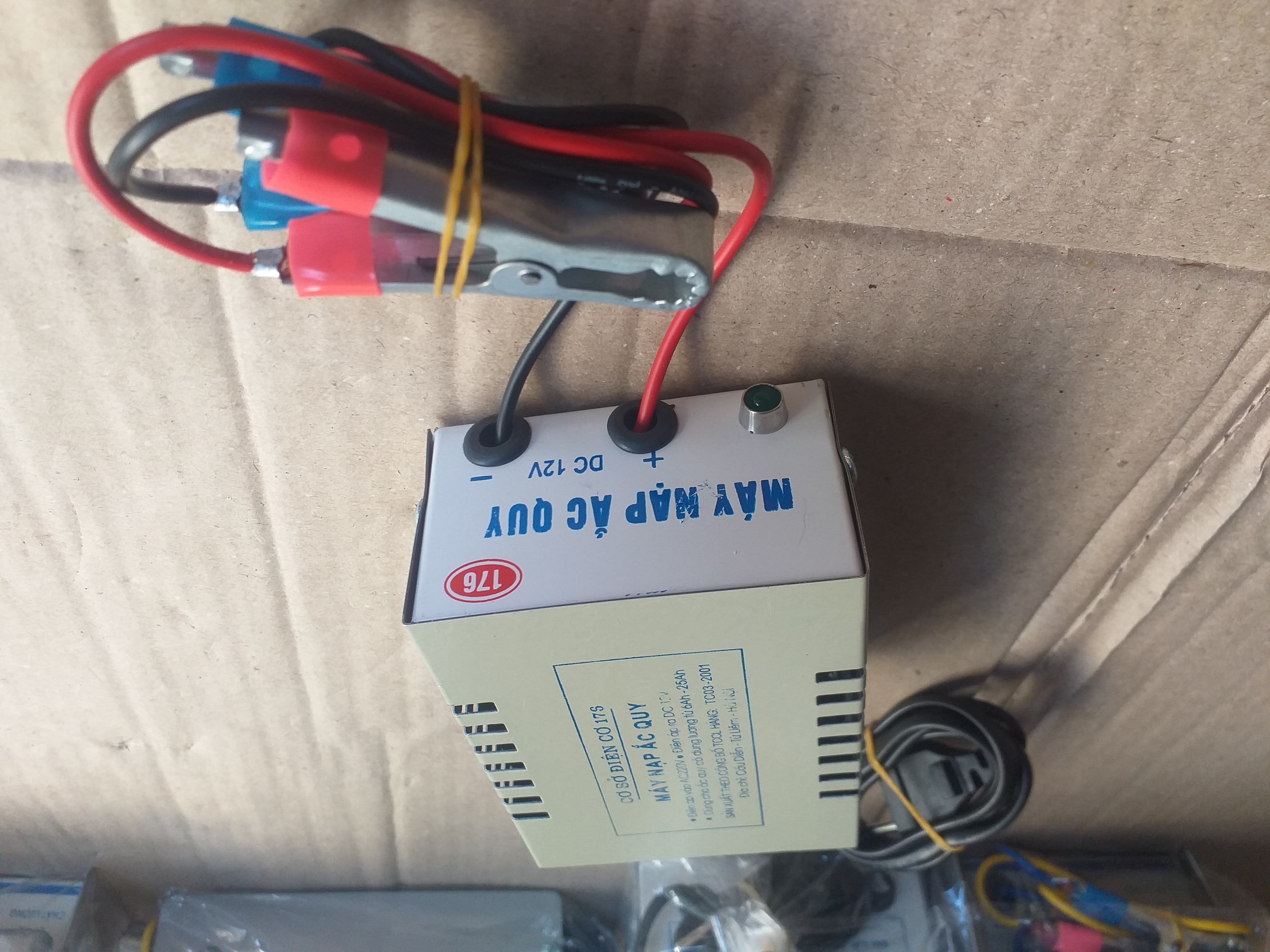 Bộ sạc bình Acquy hoặc pin 12V ( nguồn 1 - 25A)