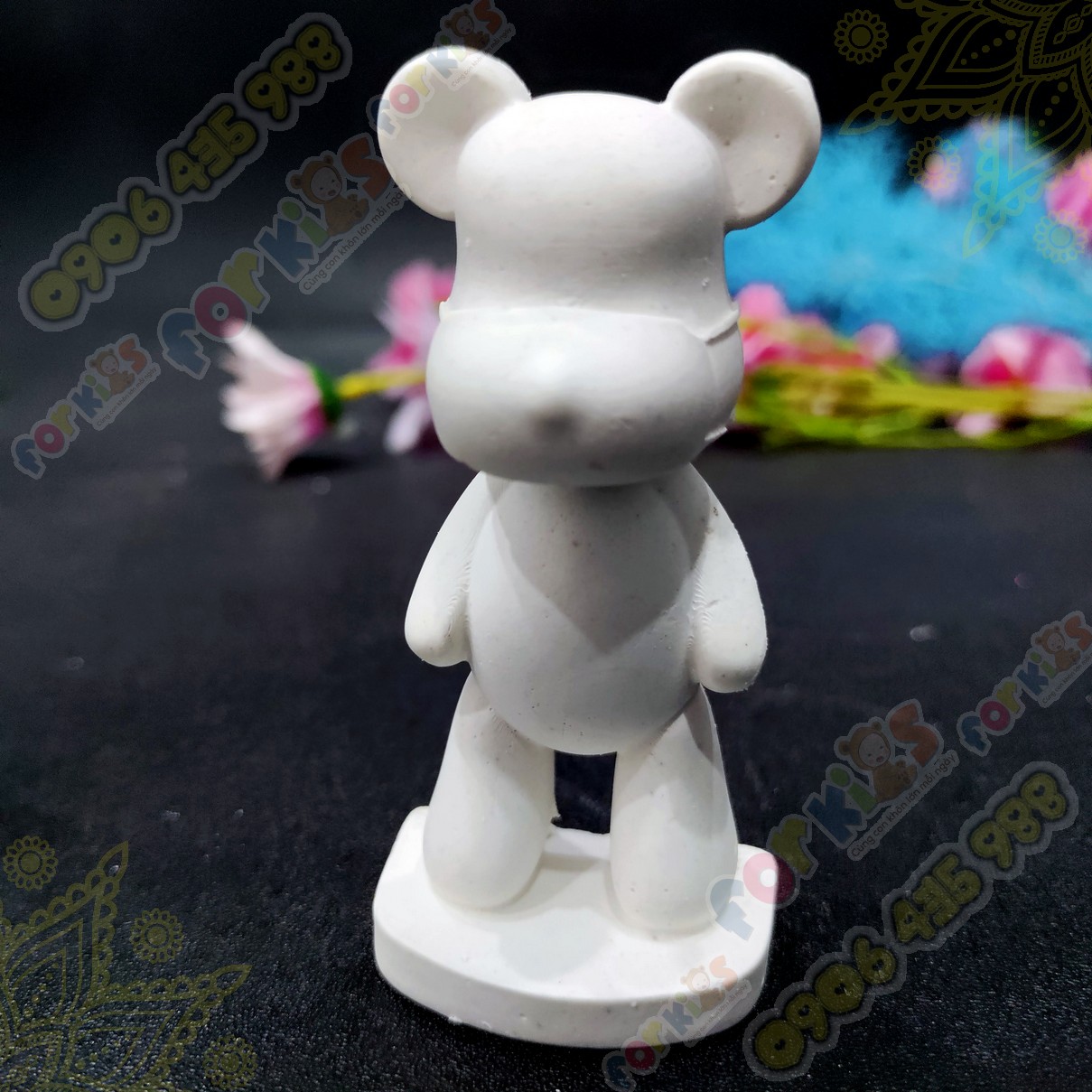 Coloring statue, BEARBRICK 2D, 2 styles, size M, gypsum statue, sculpture, kids toys