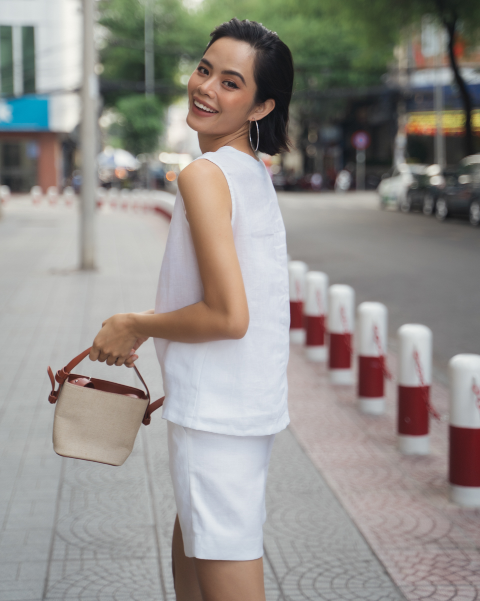 Áo Linen Trắng   Becoming Unveil AK471-T