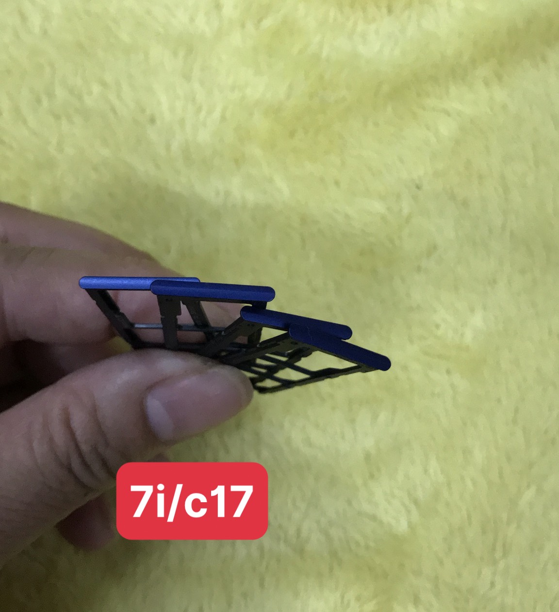 Khay sim Realme C17 / Realme 7i dùng chung