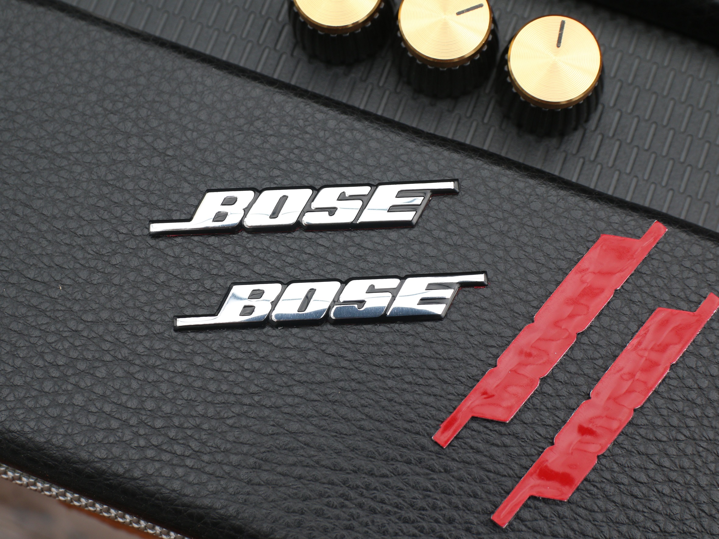 Logo dán loa BOSE có sẵn keo dán
