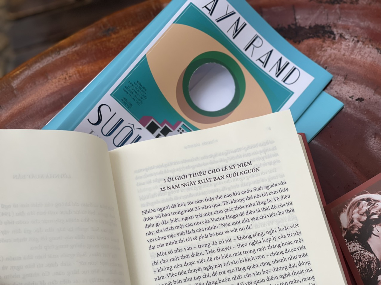 [Bìa cứng] (tặng kèm postcard) SUỐI NGUỒN - Ayn Rand - Nxb Trẻ