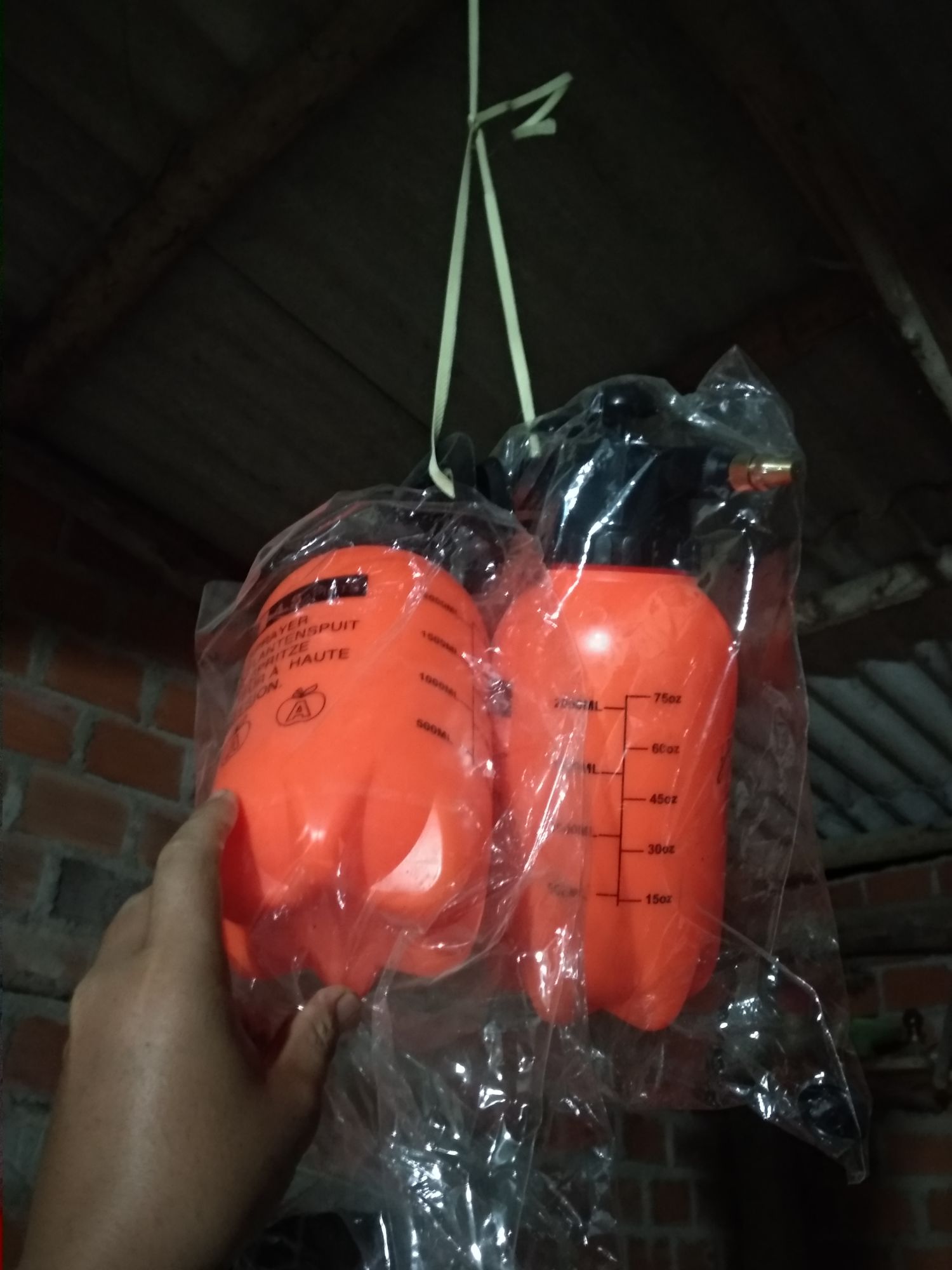 Bình tưới cây,phun nước bằng áp lực mini