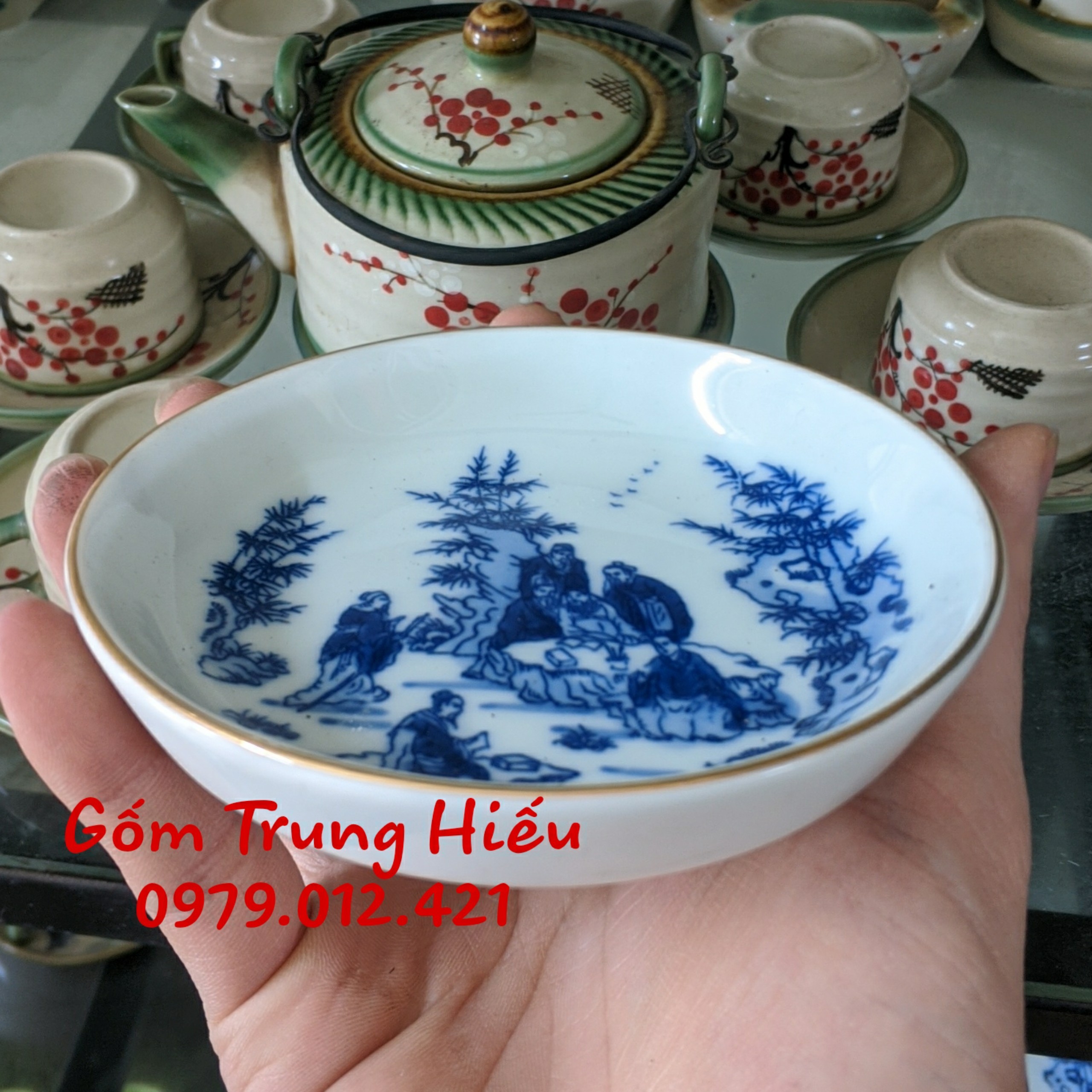 Chén, đĩa lẻ men lam Bát Tràng kẻ vàng kim