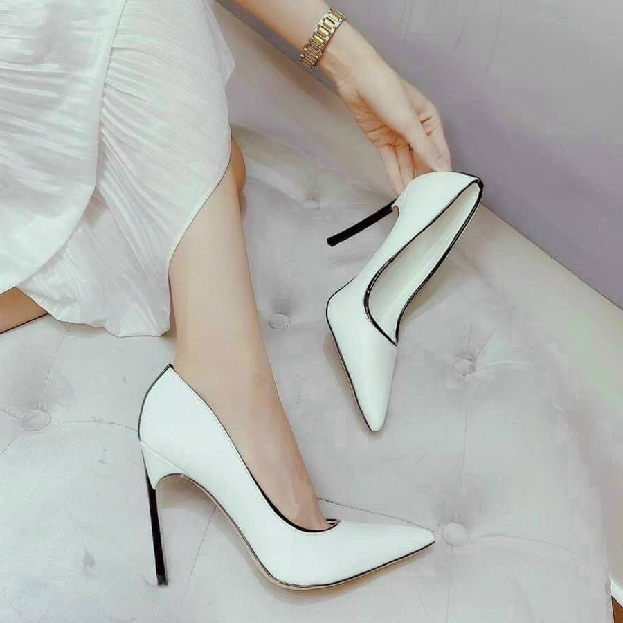 MẪU HÓT .GIÀY CAO GÓT NỮ GÓT BÍCH TRƠN MŨI NHỌN MÀU TRẮNG XỊN XÒ.