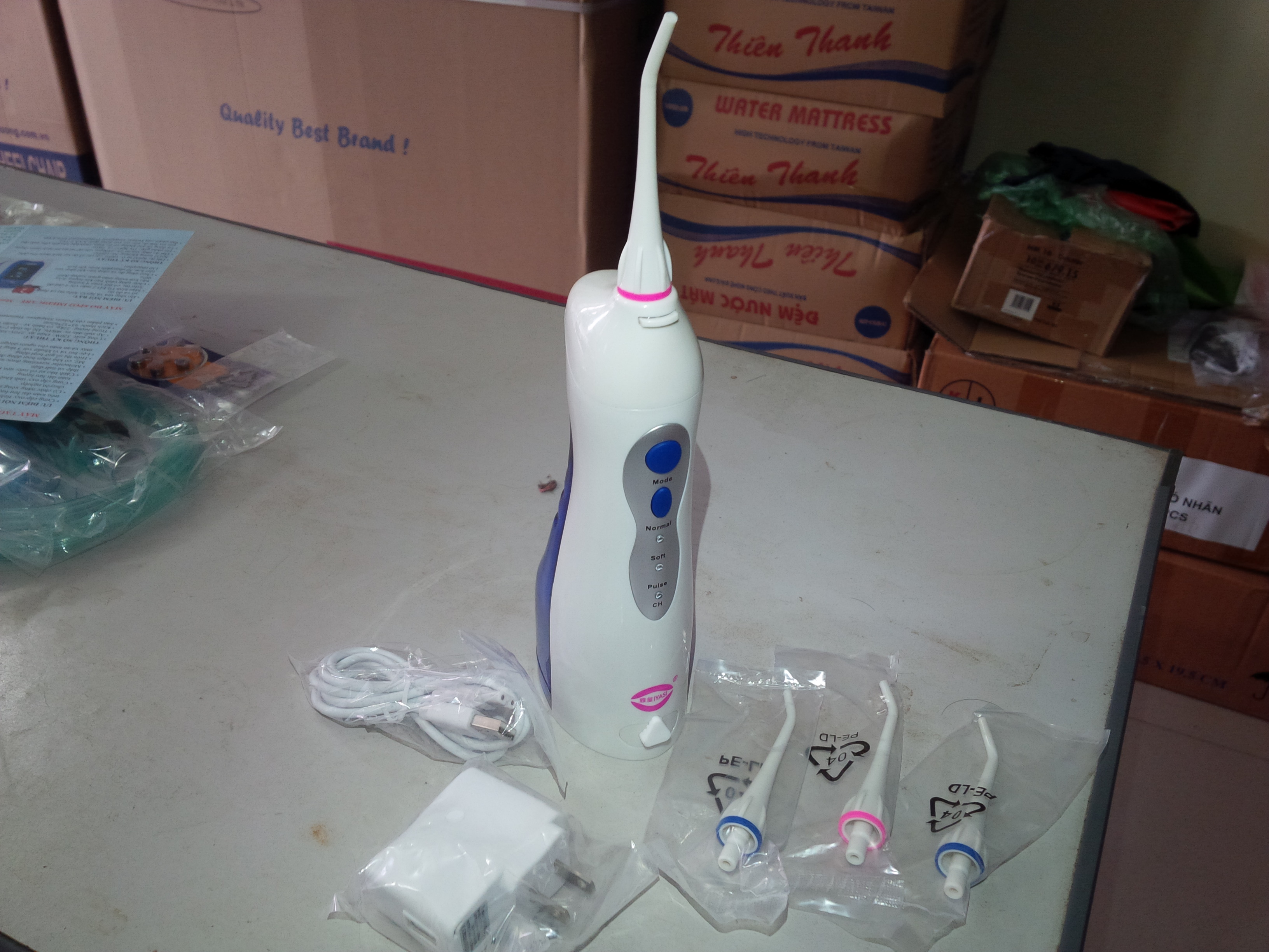 Máy tăm nước du lịch