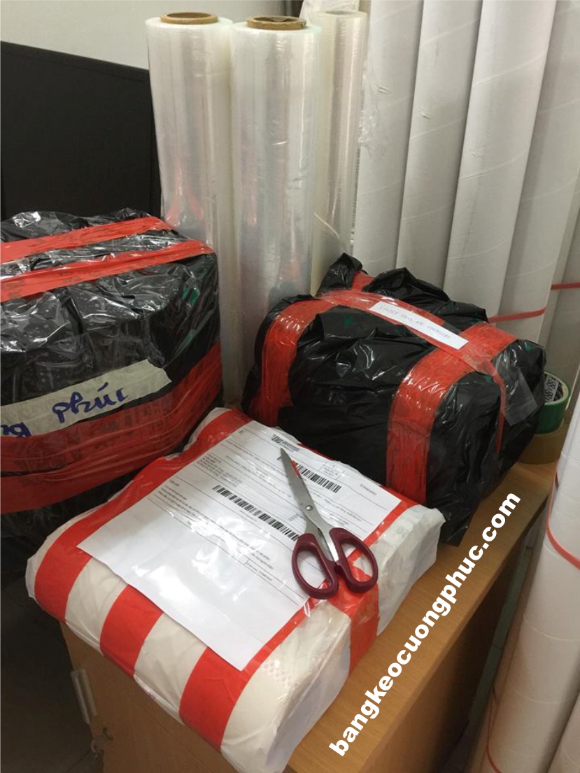 BĂNG KEO MÀU ĐỎ - ĐỎ MAY MẮN - 1 CÂY 6 CUỘN