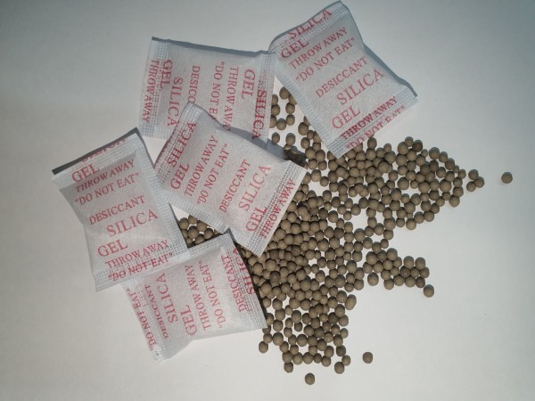 Đóng gói túi 1kg hạt hút ẩm. hạt chống ẩm, gói hút ẩm Clay - Đất sét hoạt tính loại 5g/10g/20g