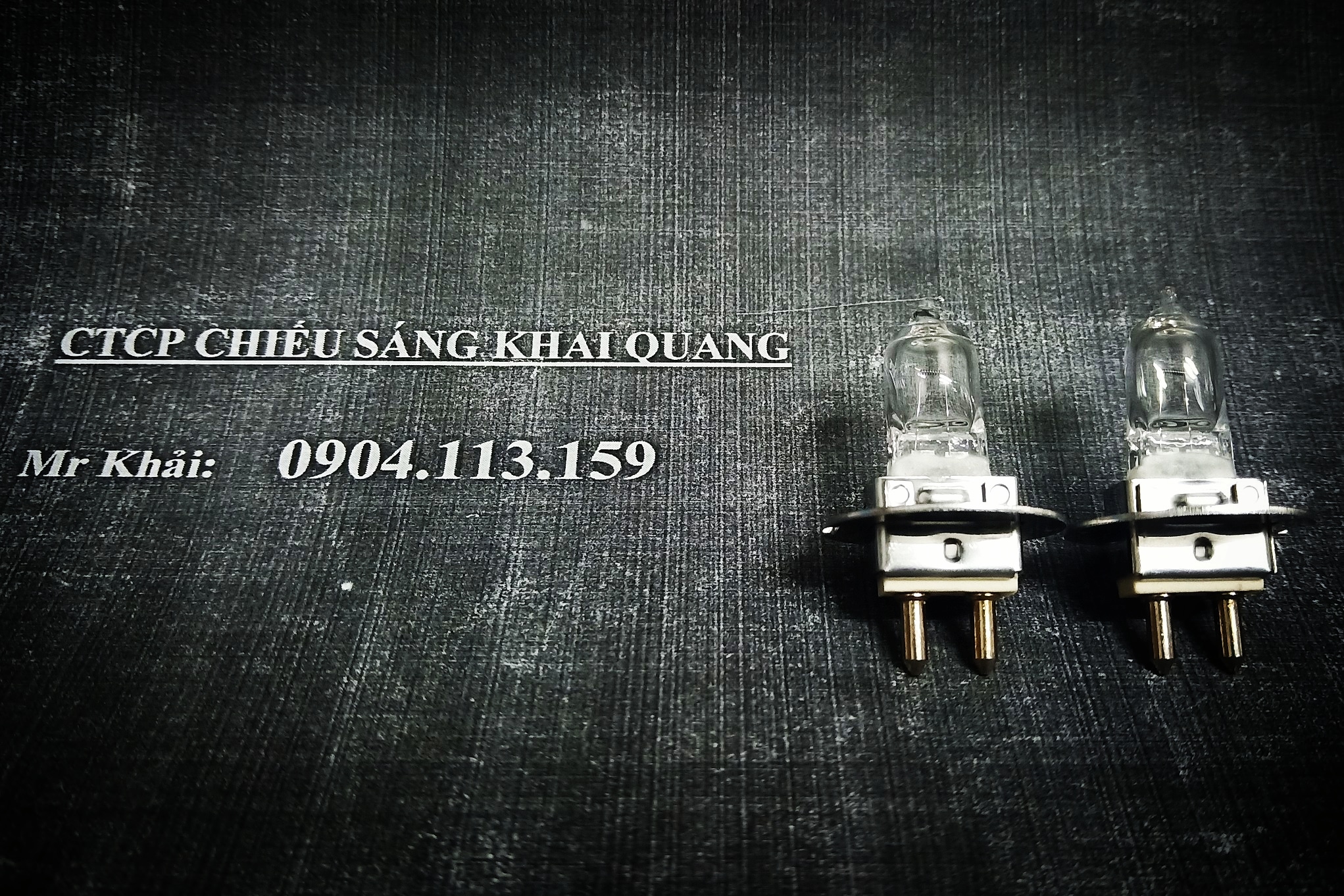 (SALE) Bóng đèn nhãn khoa có đế 6V 20W Osram HLX 64251