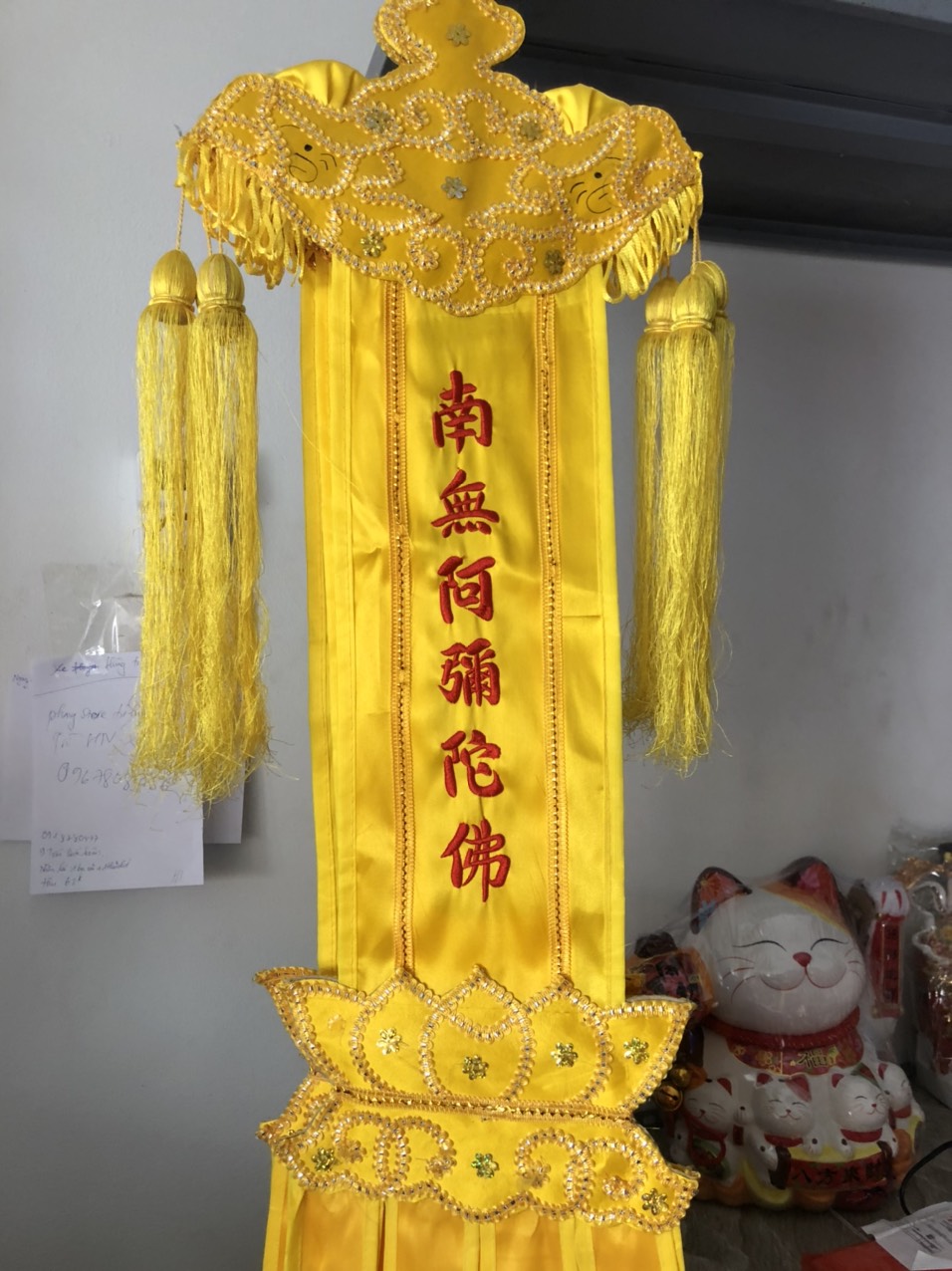 Phan treo vải vàng - phướn treo phật giáo