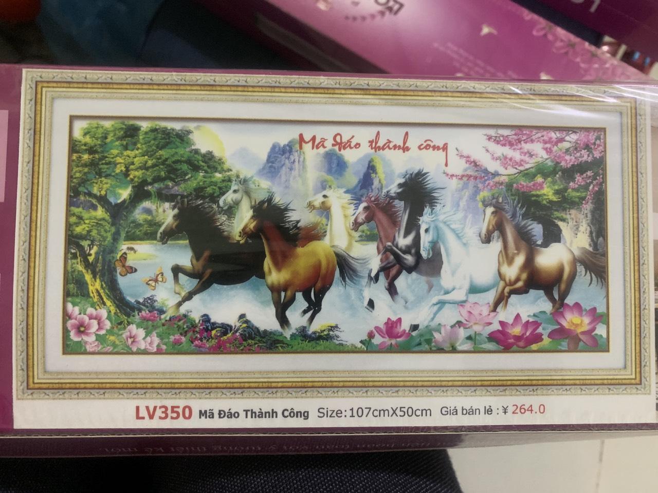 TRANH ĐÍNH ĐÁ 8 con ngựa mã đáo thành công LV350 107x50cm Chưa đính