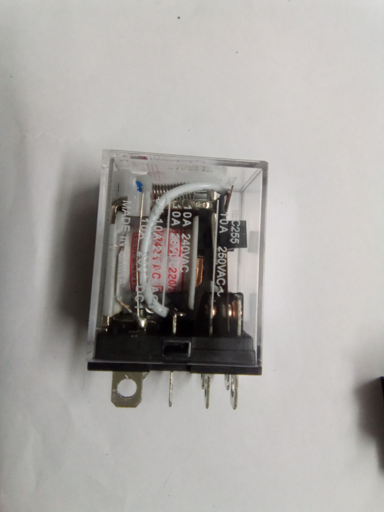 Rơ le trung gian 8 chân 220v 10A bao gồm đế