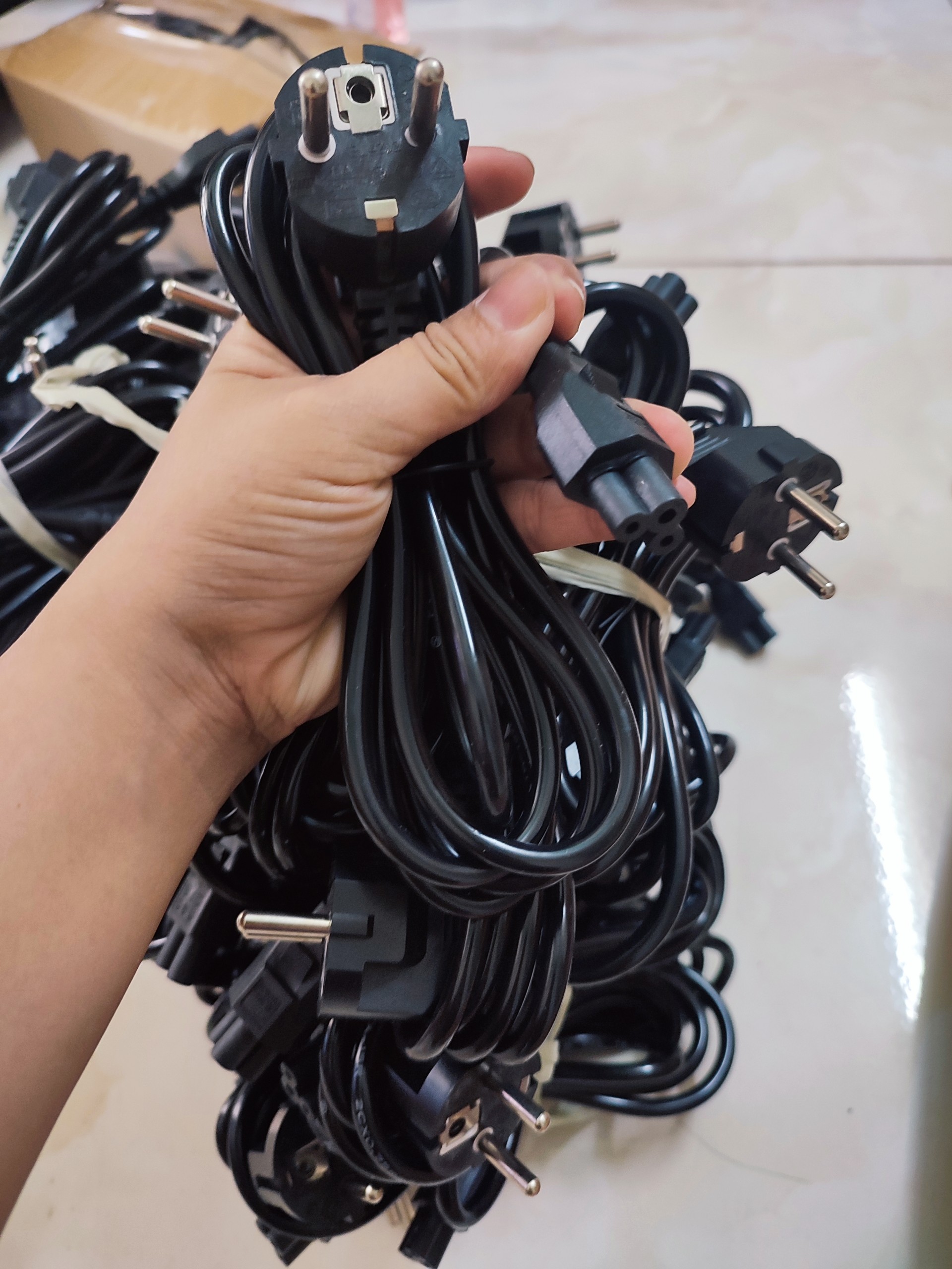 Dây nguồn tivi LG 3 lỗ