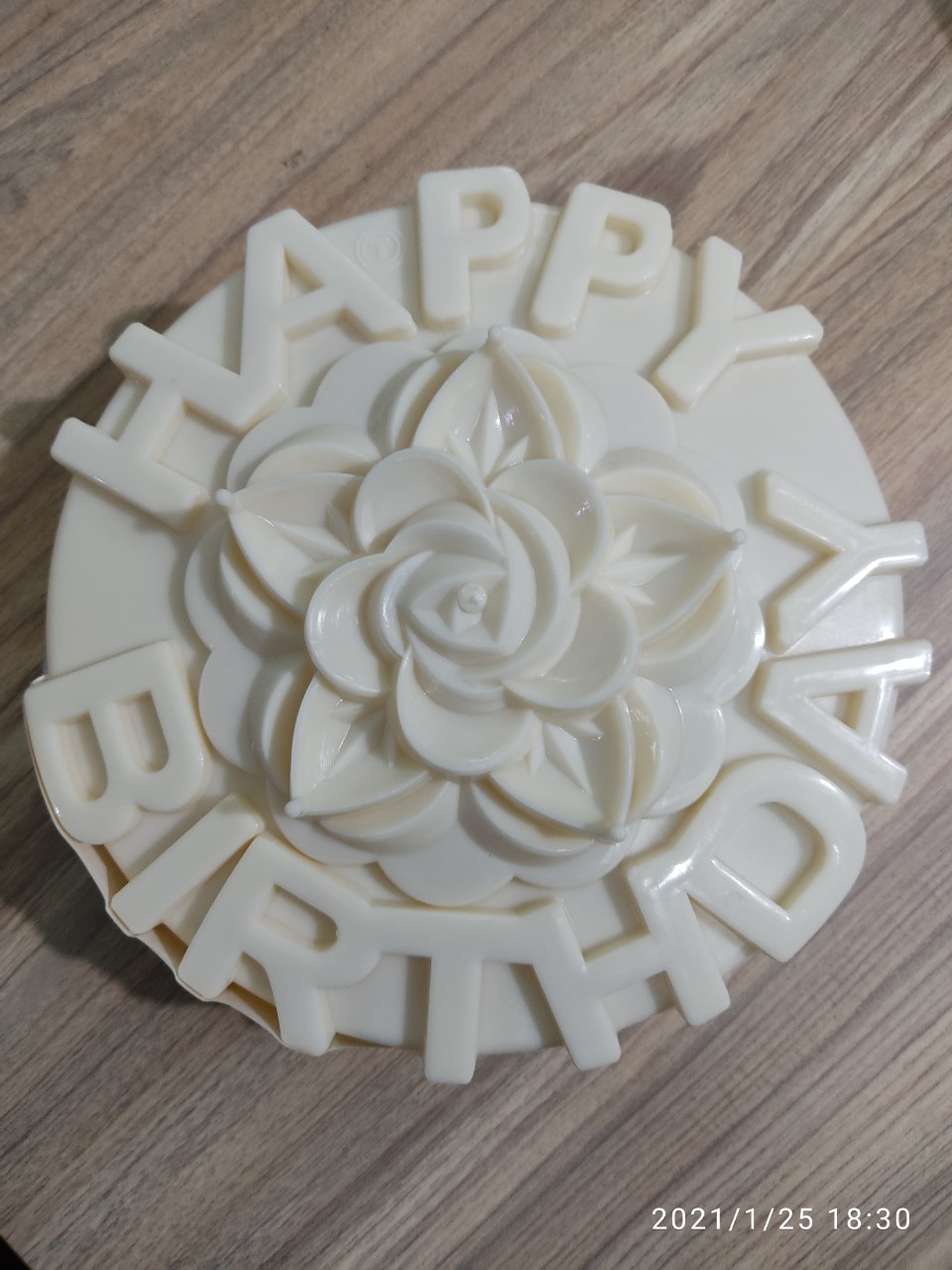 KHUÔN CƠM RAU CÂU NHỰA HAPPY BIRTDAY HÌNH HOA HỒNG 20 CM
