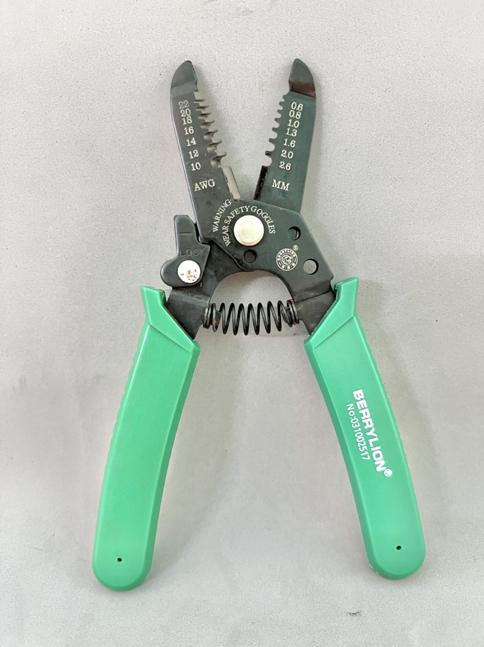 Kìm Tuốt Dây Dẹp Hàng Hiệu Berrylion