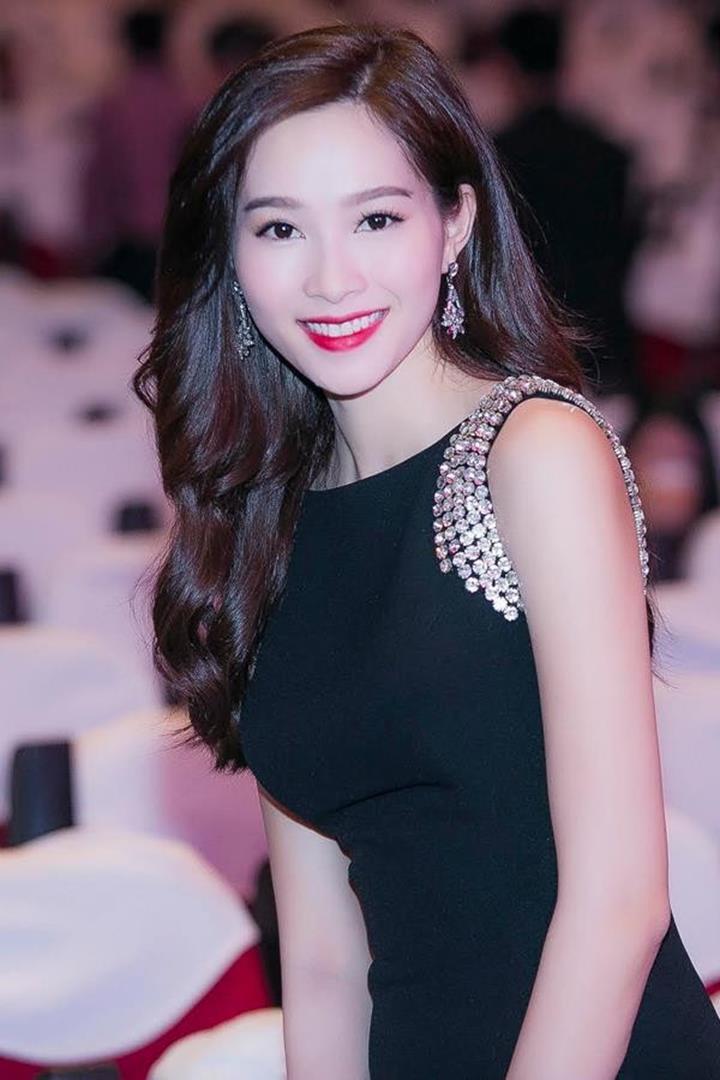 ĐẦM DẠ HỘI XẺ XẺ CHÂN  ĐÍNH ĐÁ SANG TRỌNG