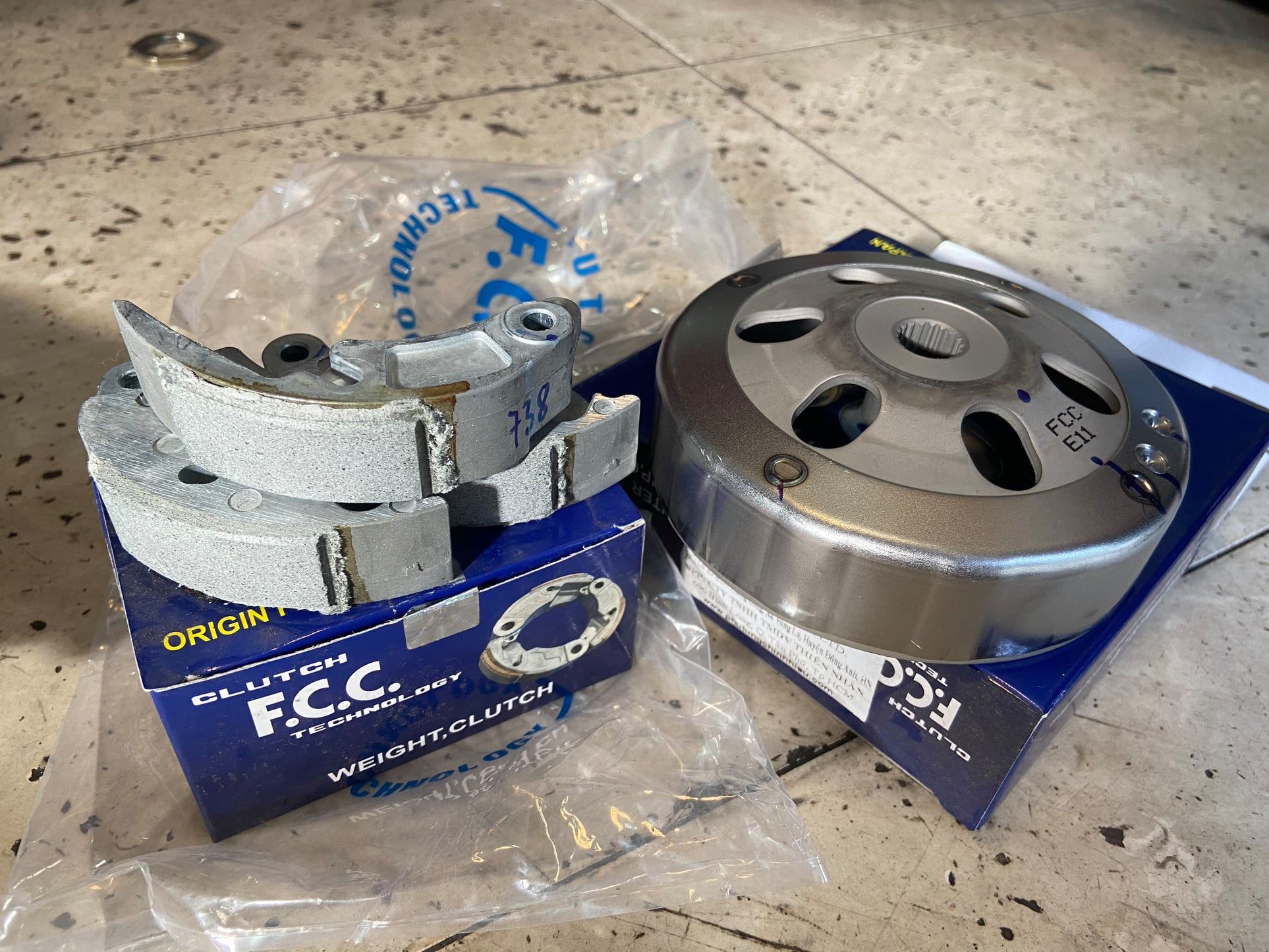 Chuông nồi và Bố ba càng xe Vision 110 Fi (đời xe 2015 - nay) Chuông và bố 3 càng búa côn FCC hạn chế rung giật ga, xe chạy êm nhẹ