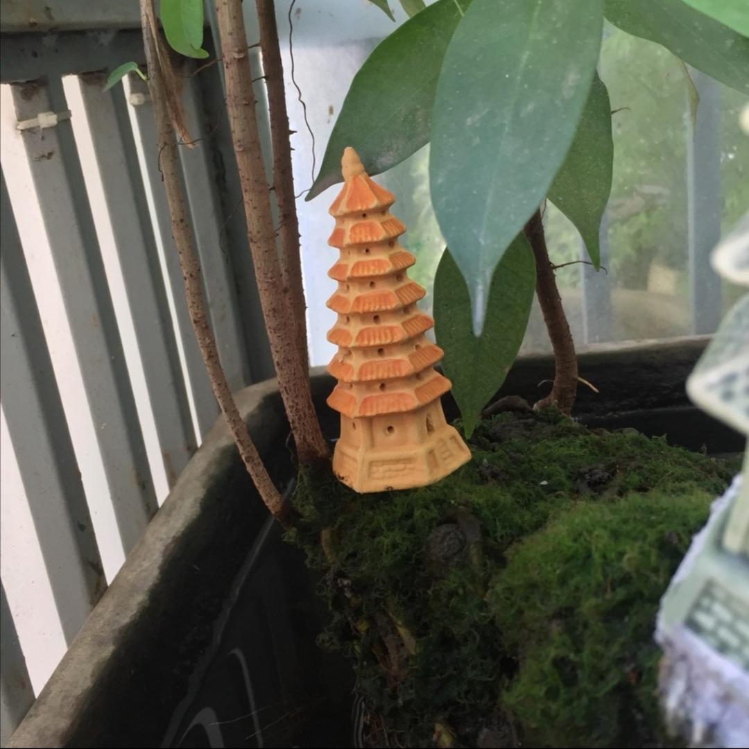 Tháp Trang Trí Hồ Cá-Hòn Non Bộ (size nhỏ cao 9 cm).