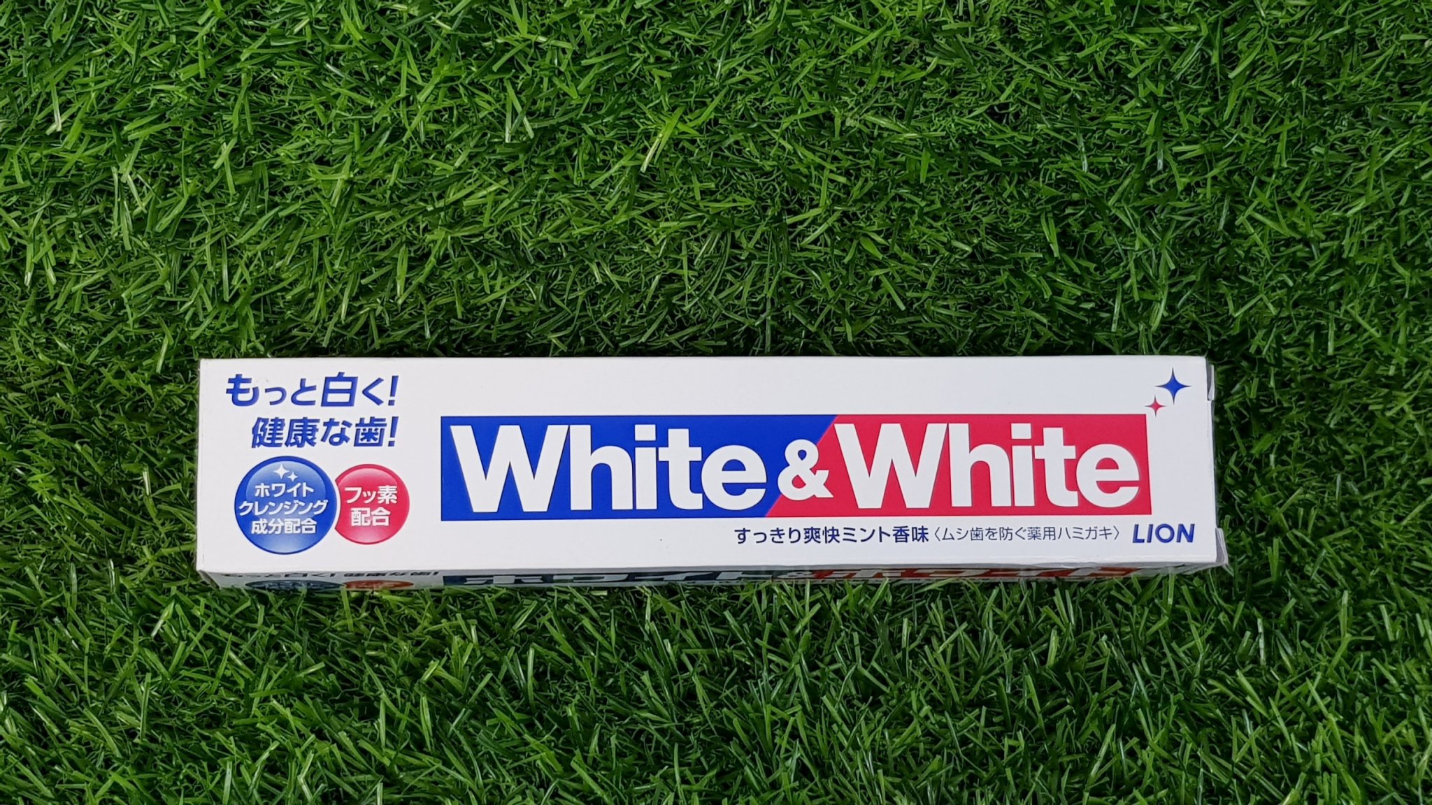 [HCM]Kem đánh răng White & white Lion 150g