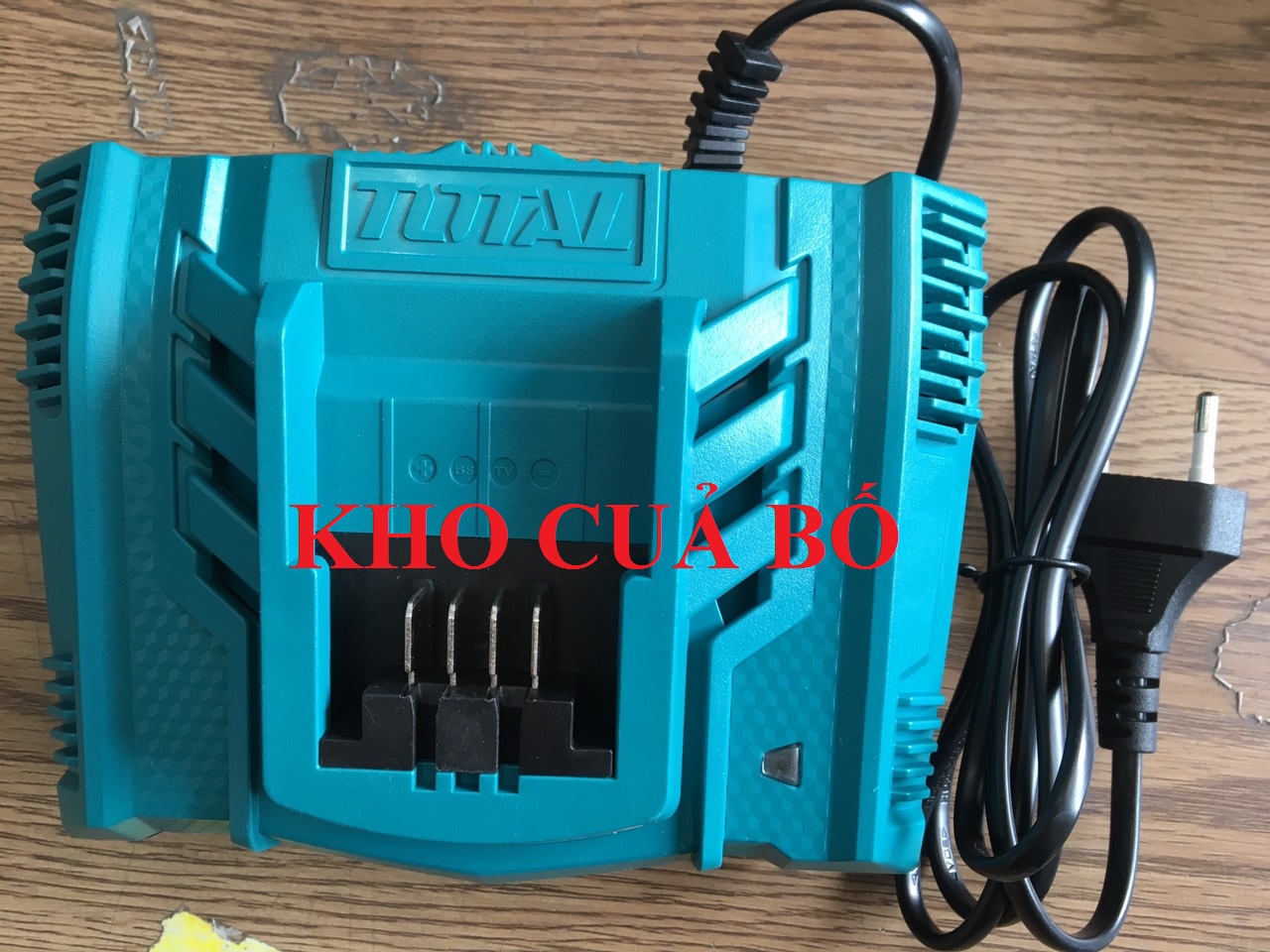 Sạc nhanh thông minh 20v total tfcli2003