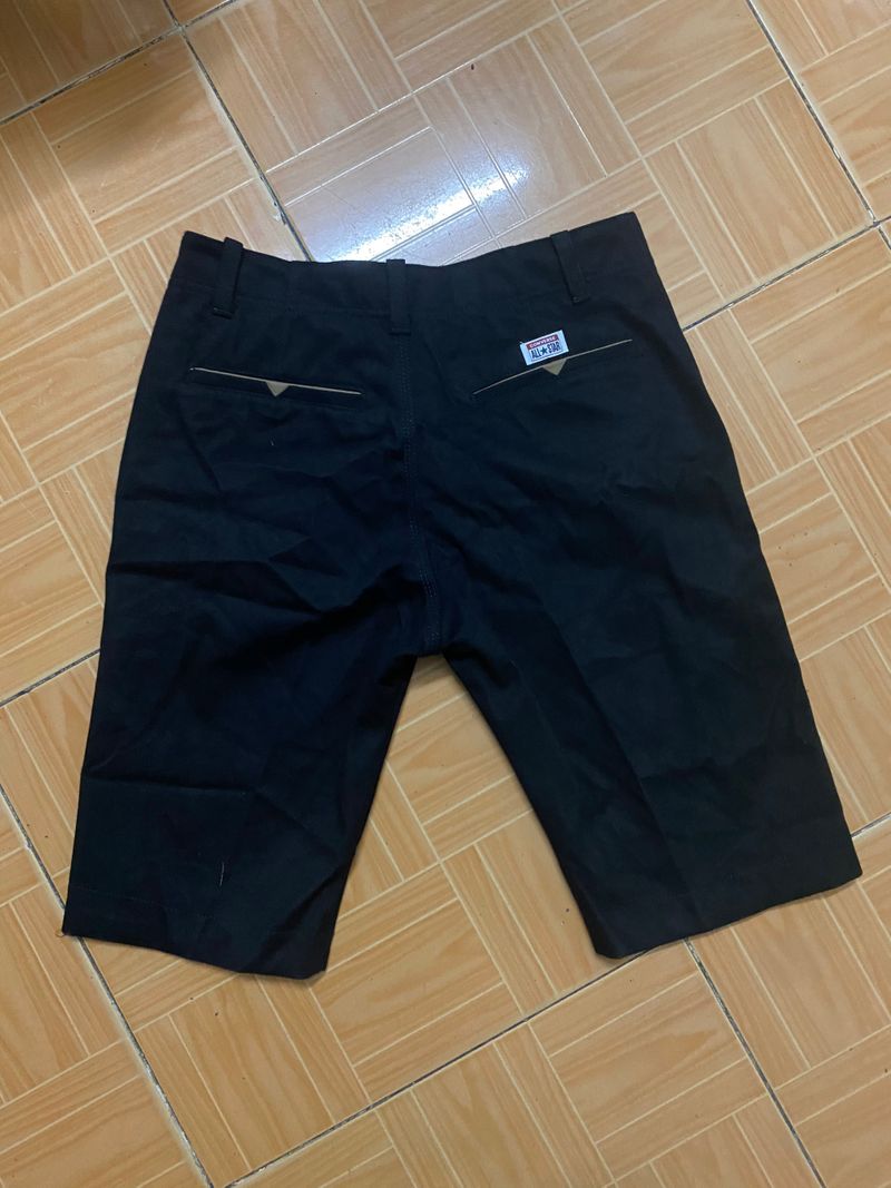 Quần short nam kaki