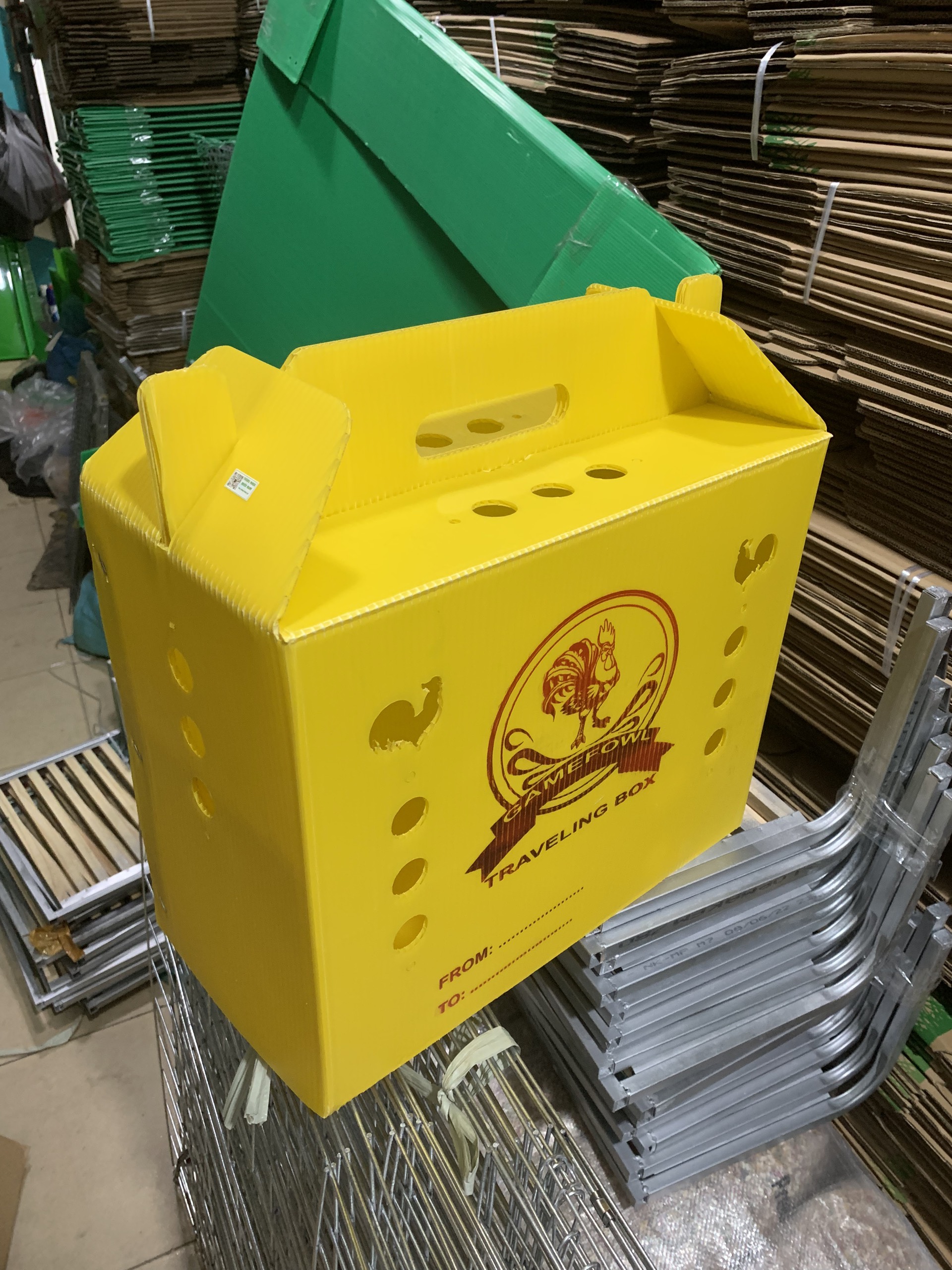 Thùng nhựa gà tre ngủ (Kèm tấm lót)