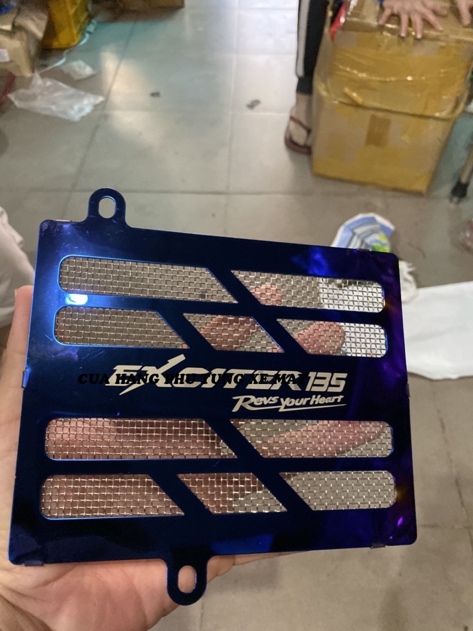Che két nước Exciter 135 titan xanh