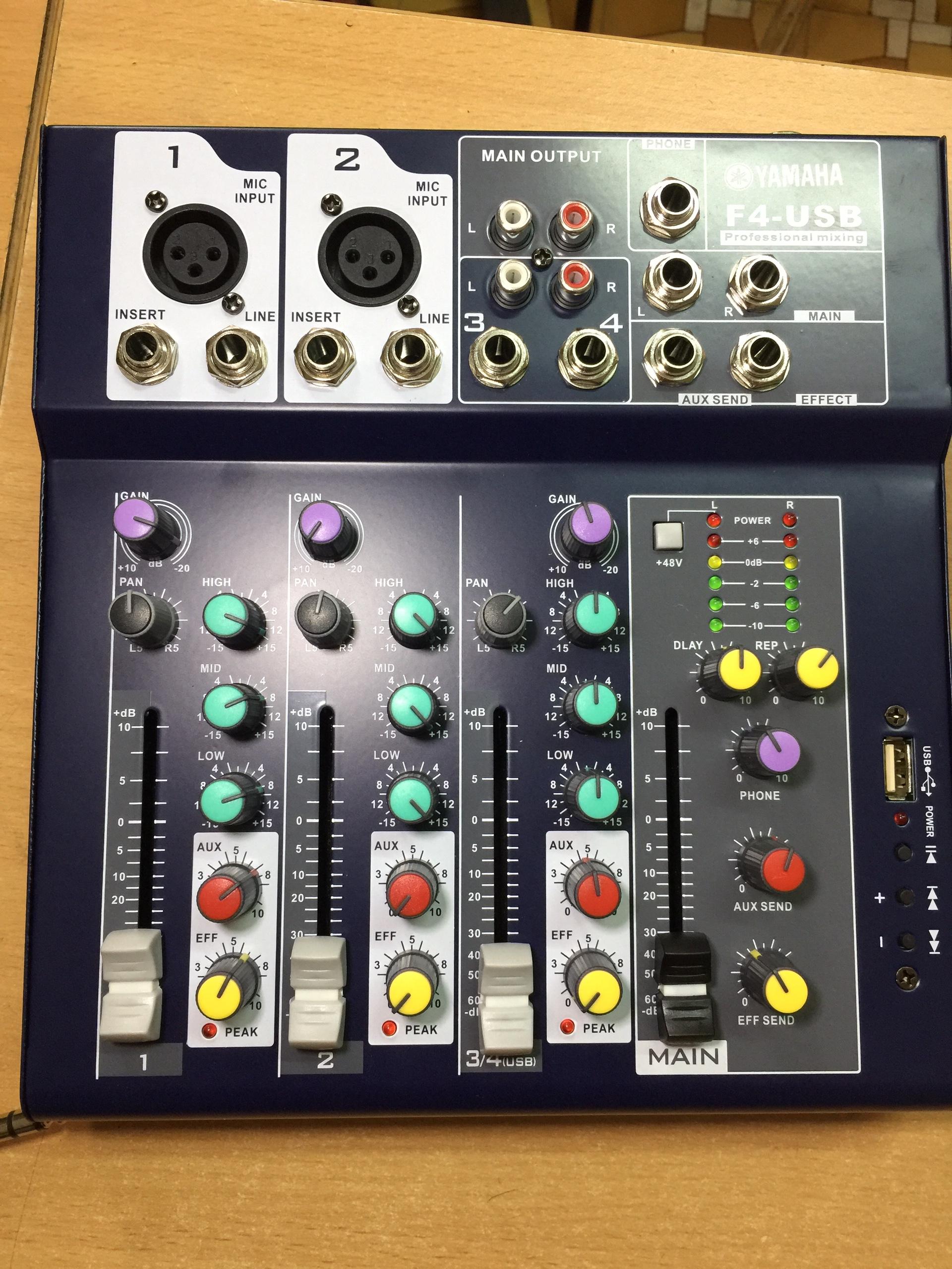 Bộ trộn âm thanh Mixer F4-USB