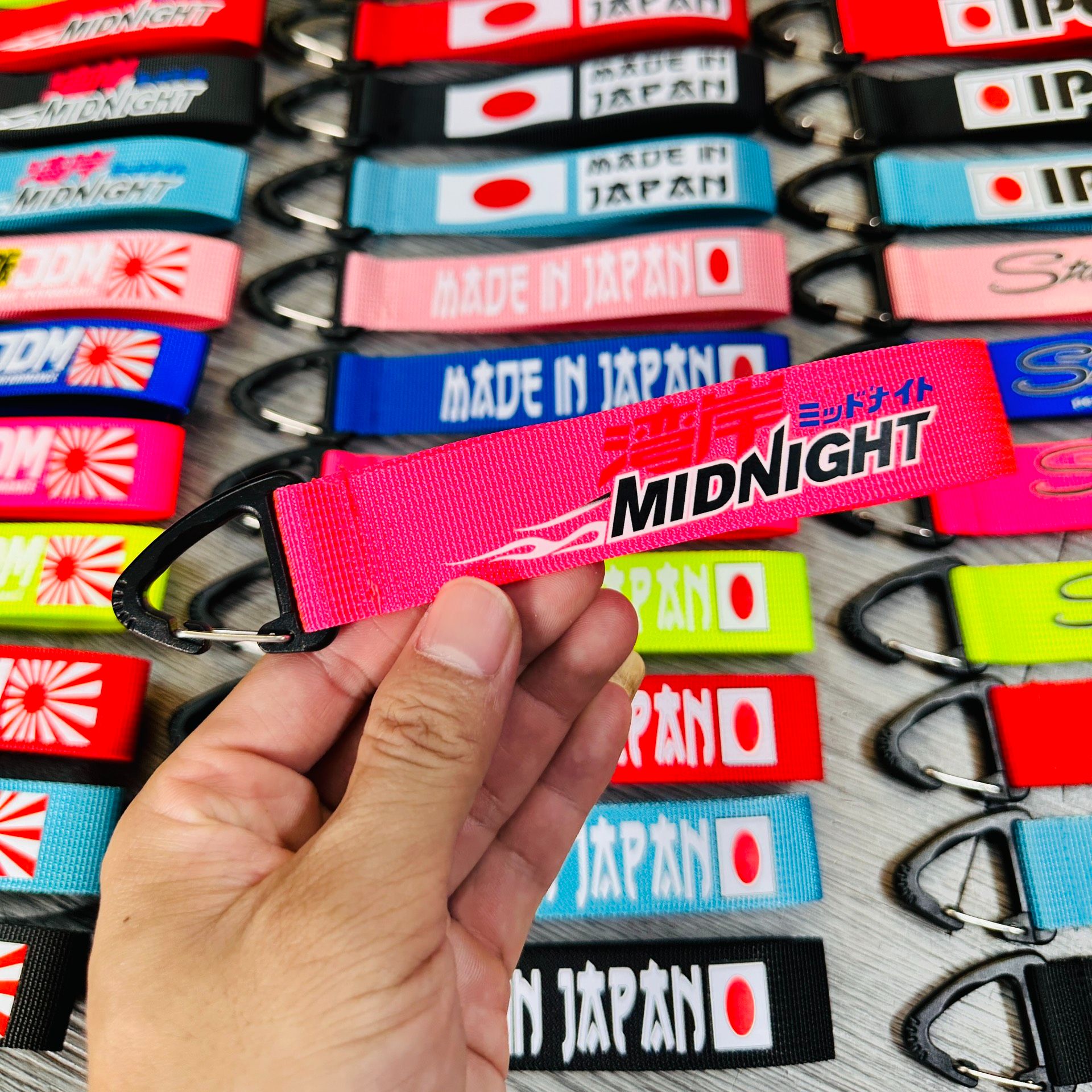 MÓC KHÓA DÂY CHỮ MIDNIGHT MẪU MỚI HOT