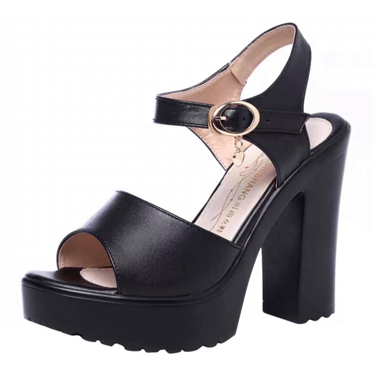 Giày sandal quai bản