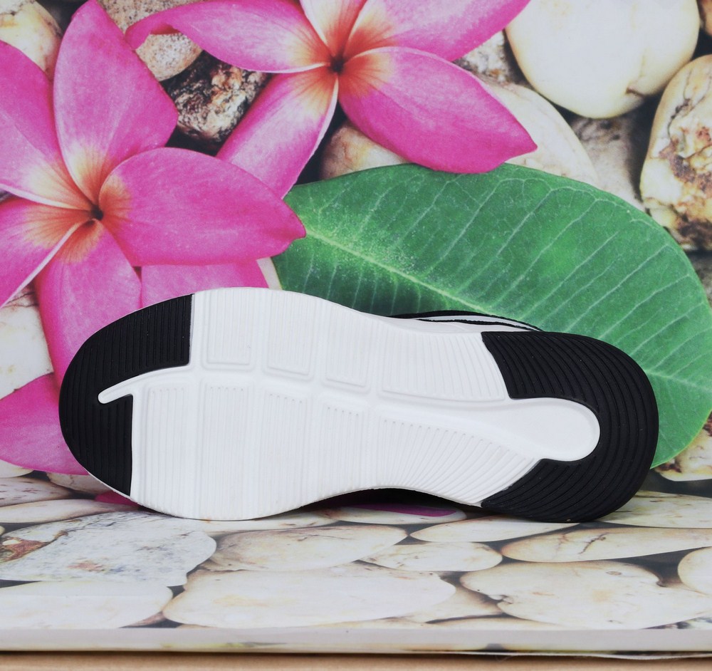 Giày thể thao nữ thời trang màu đen tp105