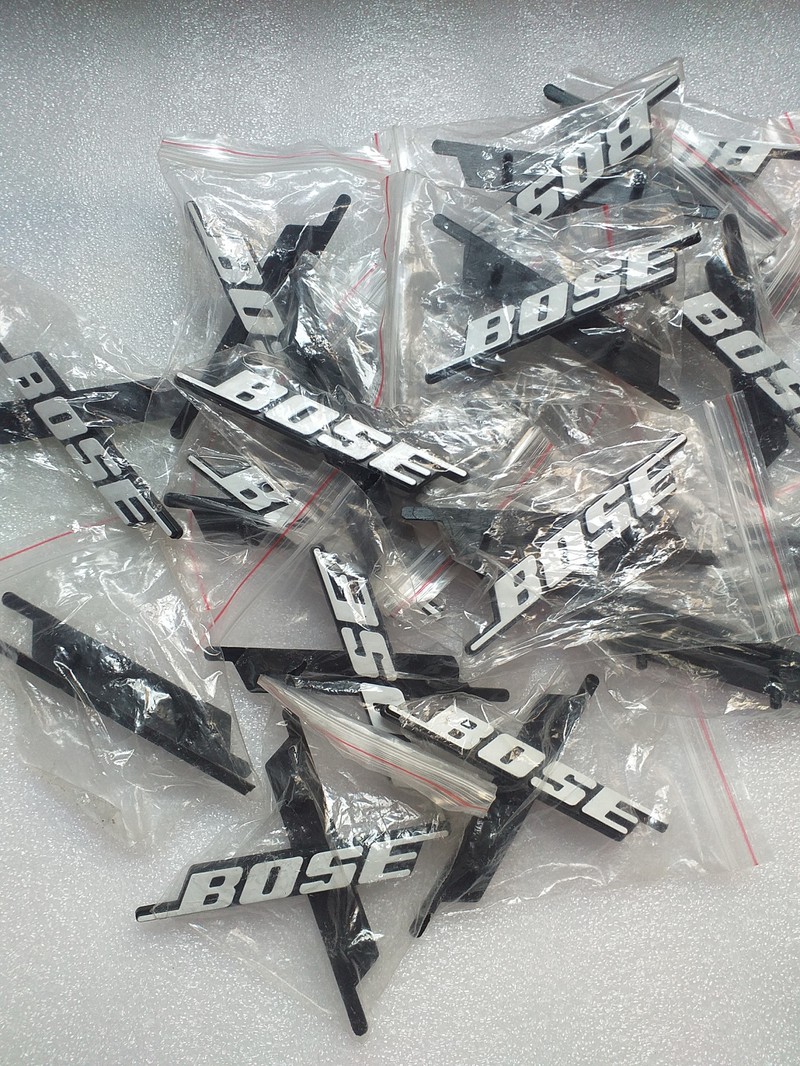 Tem loa Bose 502 nhựa cứng dán thùng loa ( giá 1 đôi )