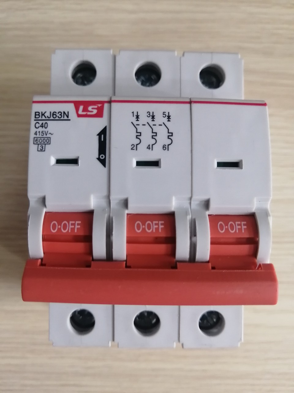 Cb tép ls chính hãng bkj63n 3p 40a 6ka, bảo vệ quá tải và ngắn mạch