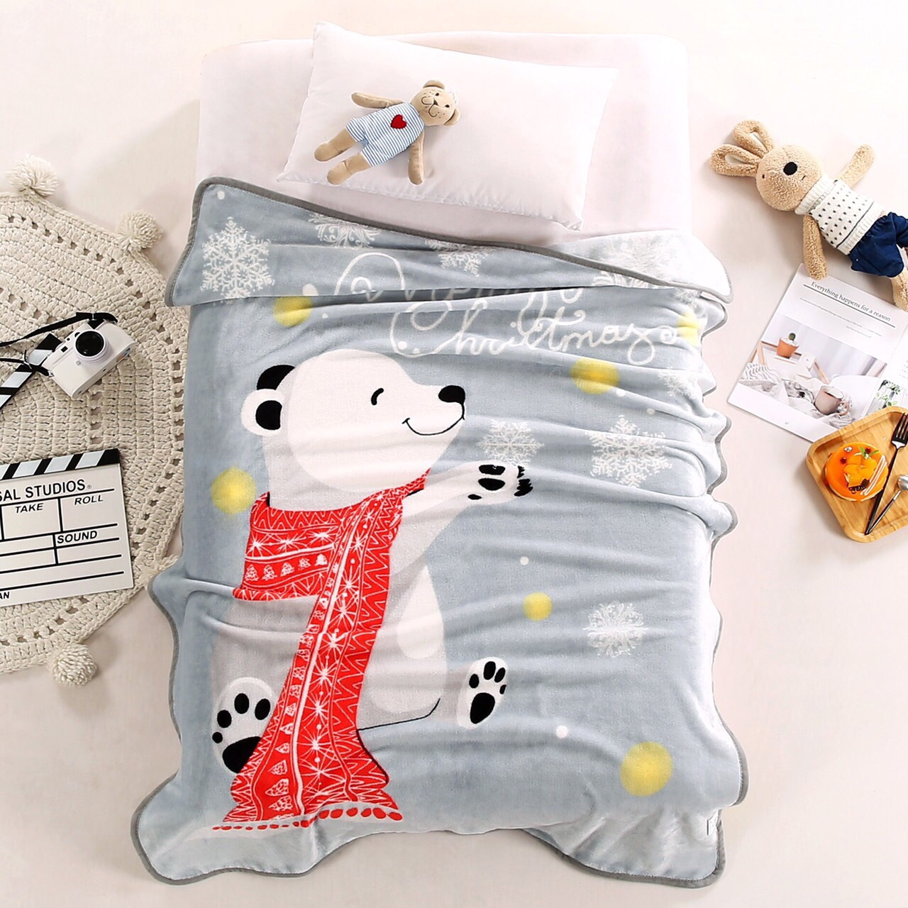 Chăn lông tuyết trẻ em M2T Bedding - mền lông cho bé đi học, đi dã ngoại - kích thước 1m x 1m4, nặng 400 gram