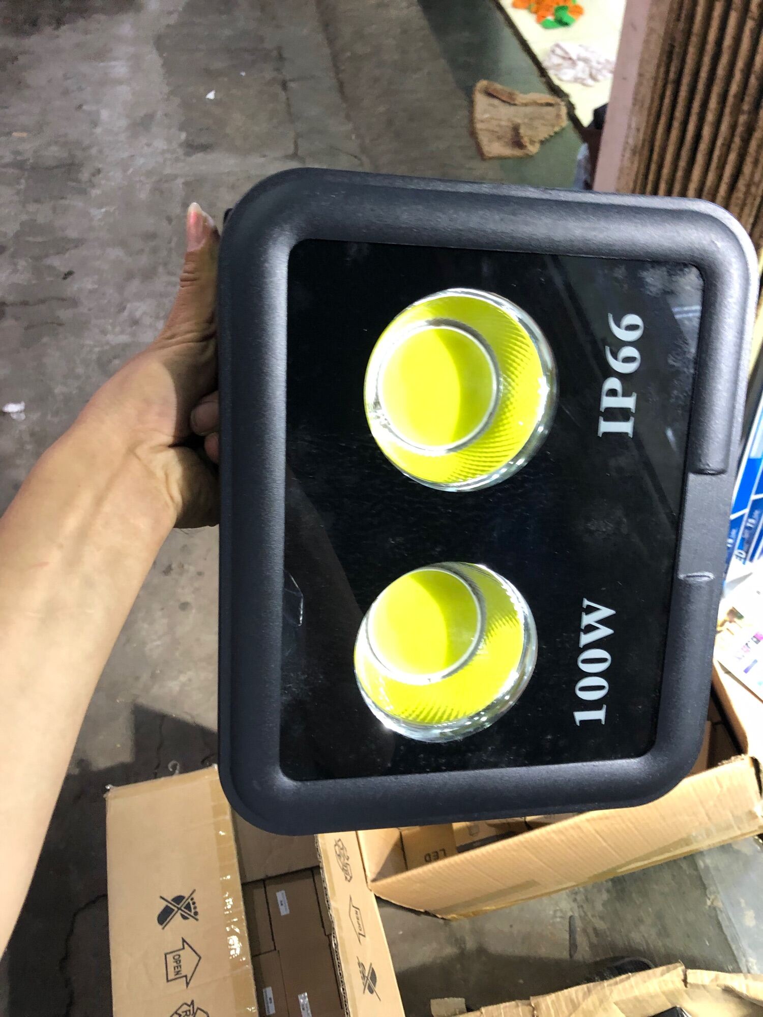 Đèn pha led rọi 100w pha chiếu sâu đèn oha đánh cá