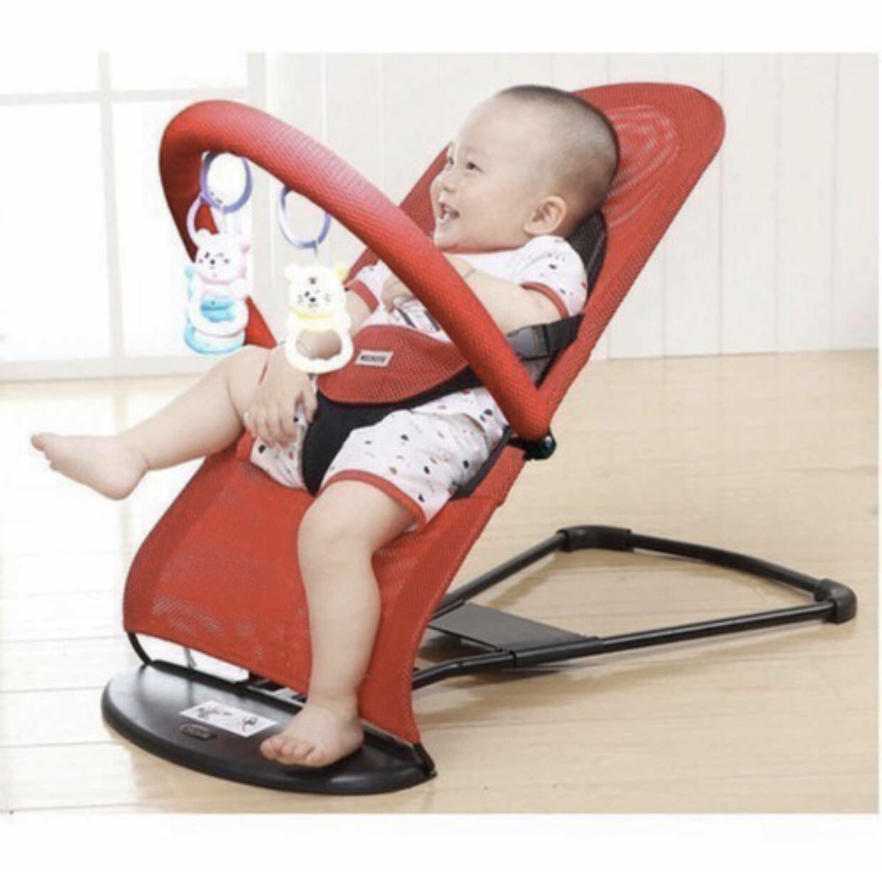 Ghế rung có đồ chơi