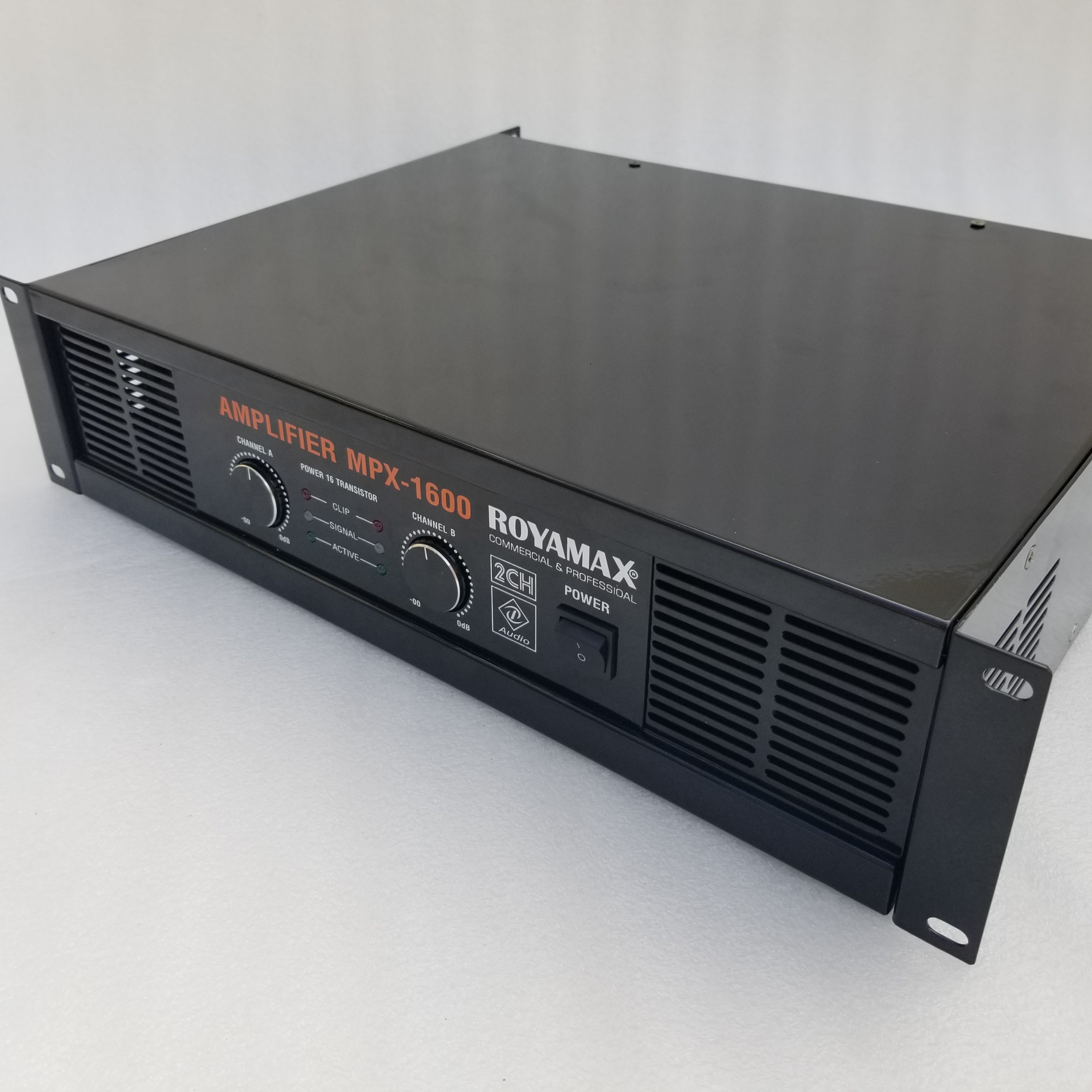 Cục đẩy Main Công suất ROYAMAX MPX-1600