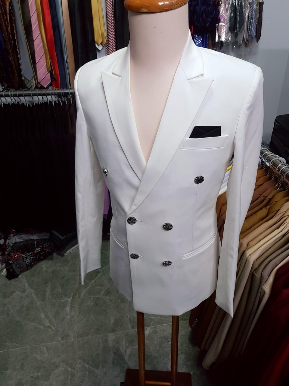 Áo vest nam ôm body màu trắng kiểu 6 cúc phong cách
