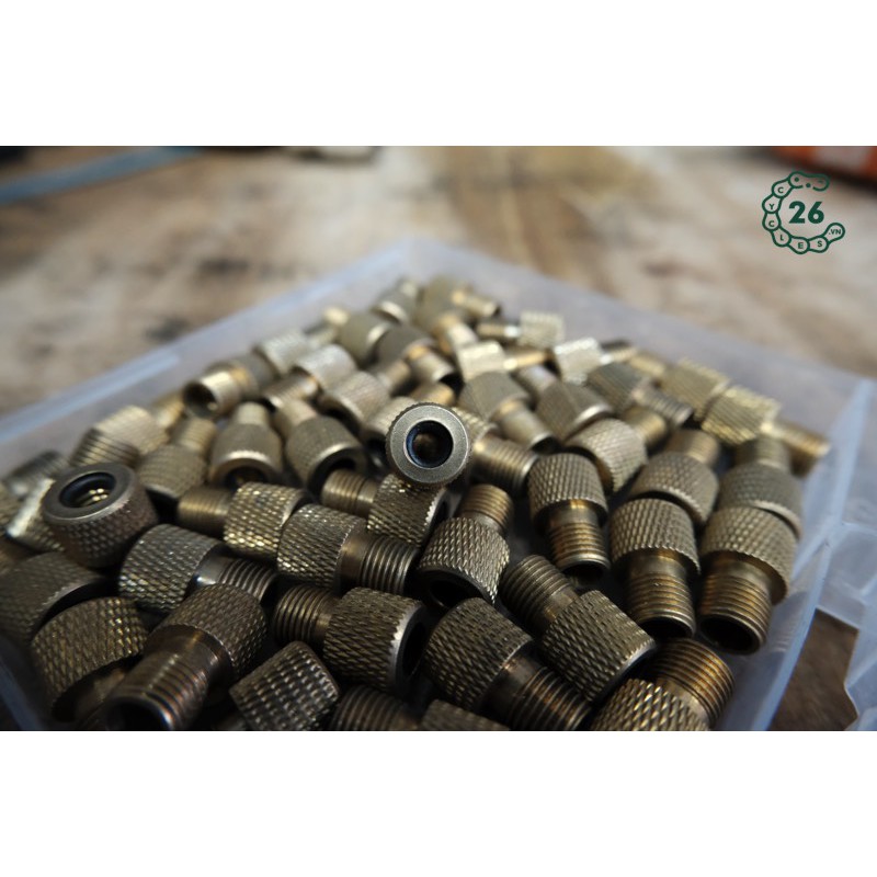 Đầu đổi van vòi xe đạp từ van Pháp qua van Honda.