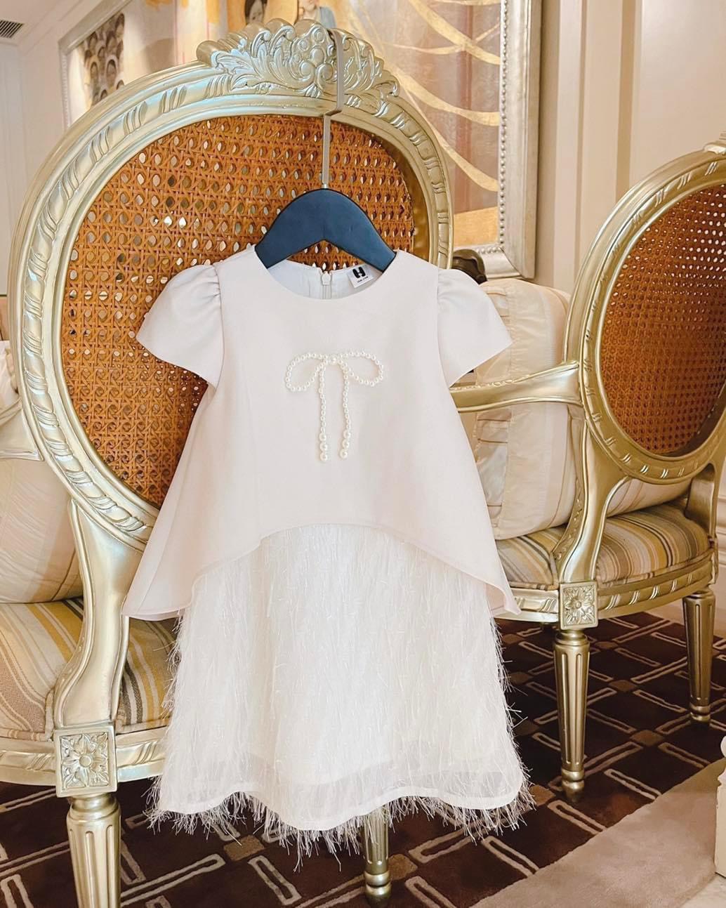 Set áo cách điệu phối váy lông sang chảnh cho bé gái diện đi tiệc, lễ Tết
