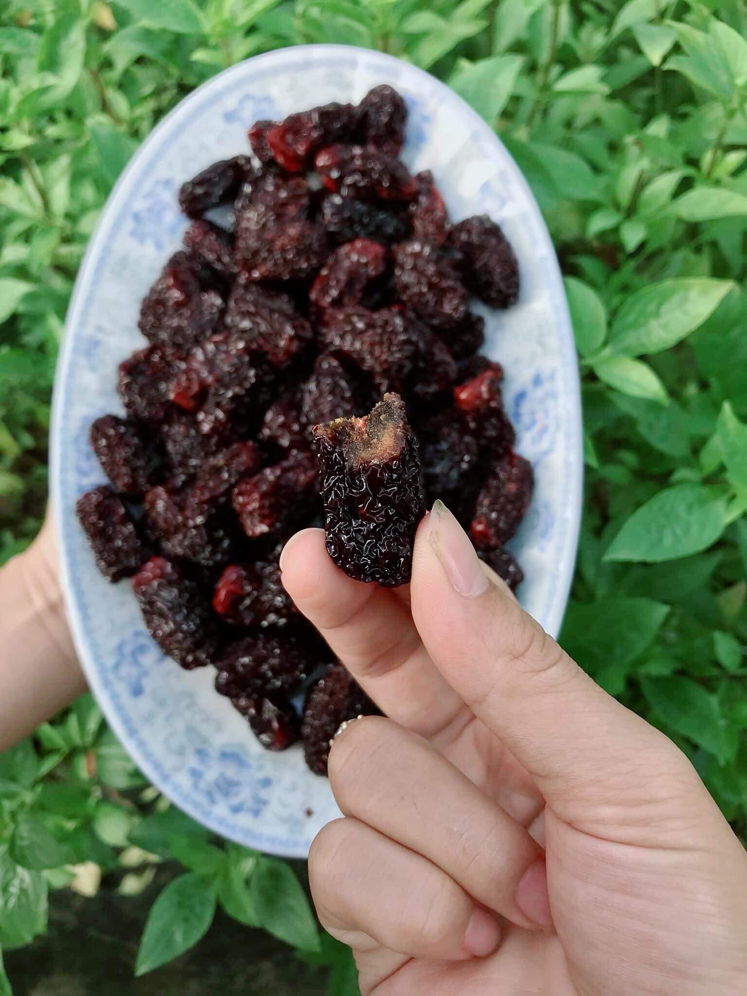 1KG TÁO TÀU ĐEN NHÀ LÀM SIÊU NGON