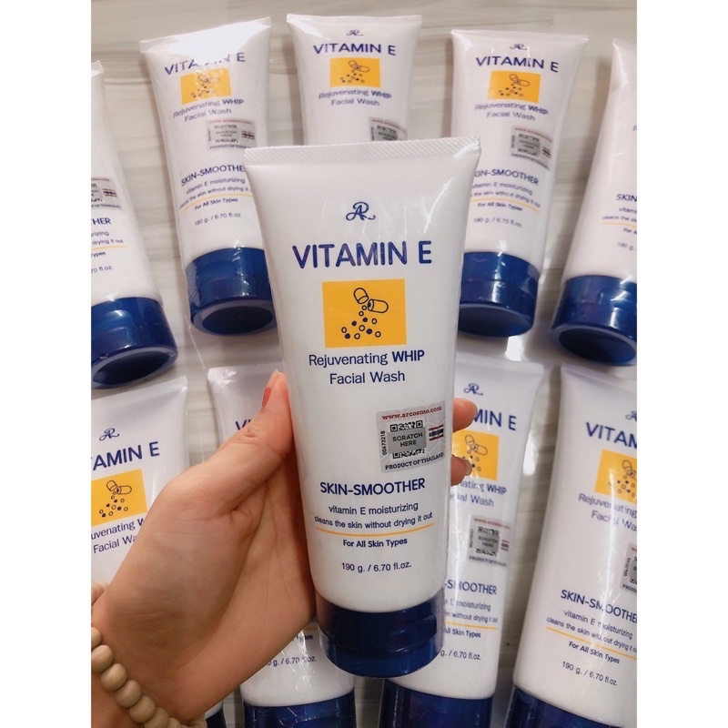 Sữa rửa mặt Aron vitamin E Thái