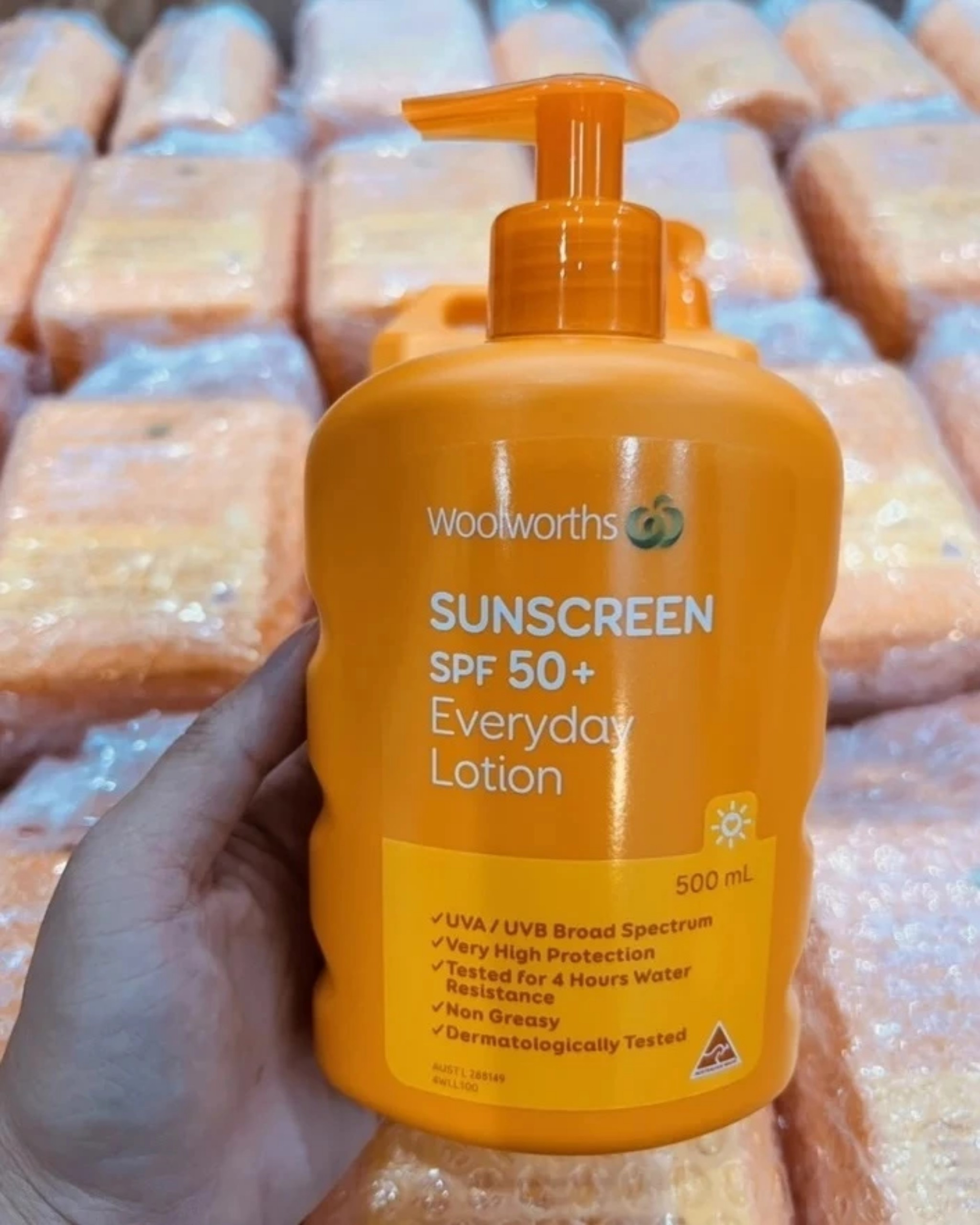 Kem chống nắng Woolworths Everyday SPF 50 Sunscreen