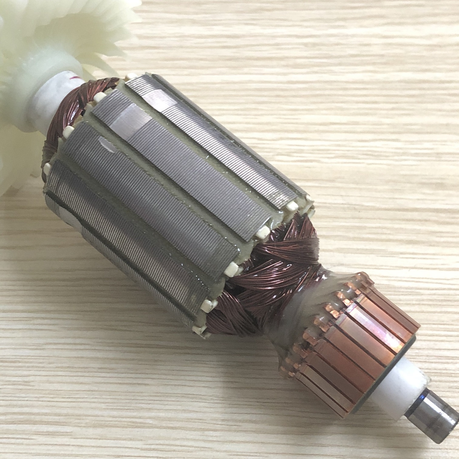 Rotor cưa gỗ maktec mt 580 mt 583 mt580 mt583 220v dây đồng 7 răng / tặng chổi than